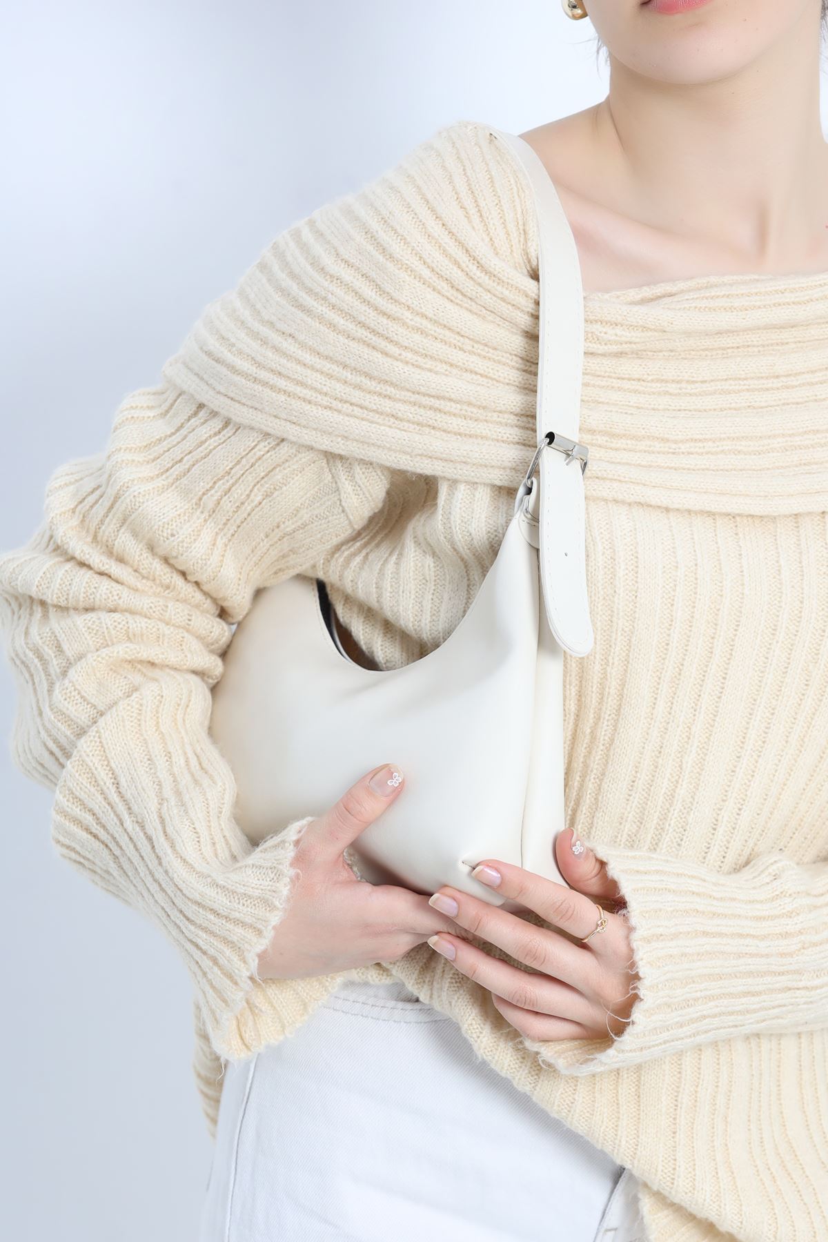 Oval Baget Çanta Krem - 50052.1624.