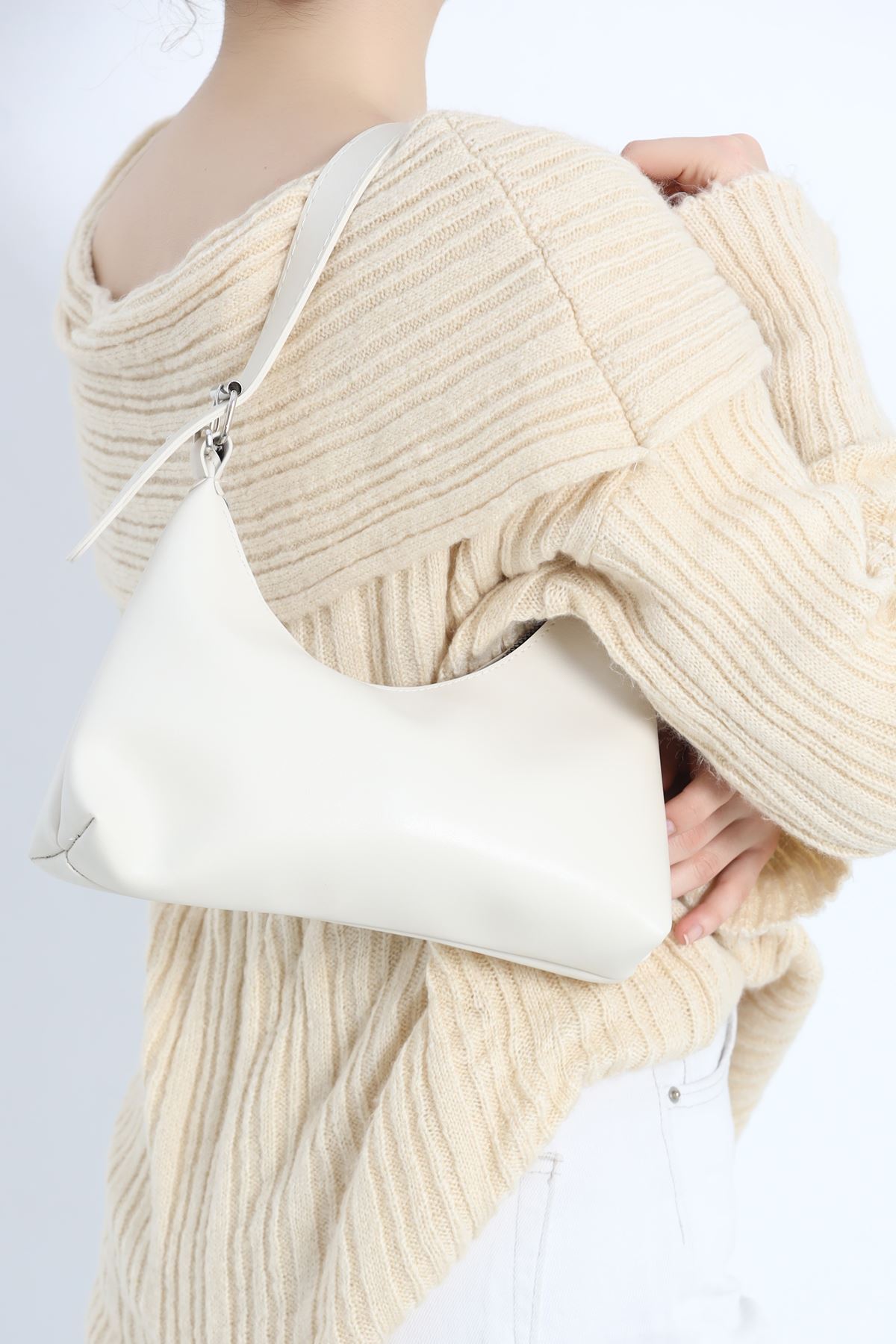 Oval Baget Çanta Krem - 50052.1624.