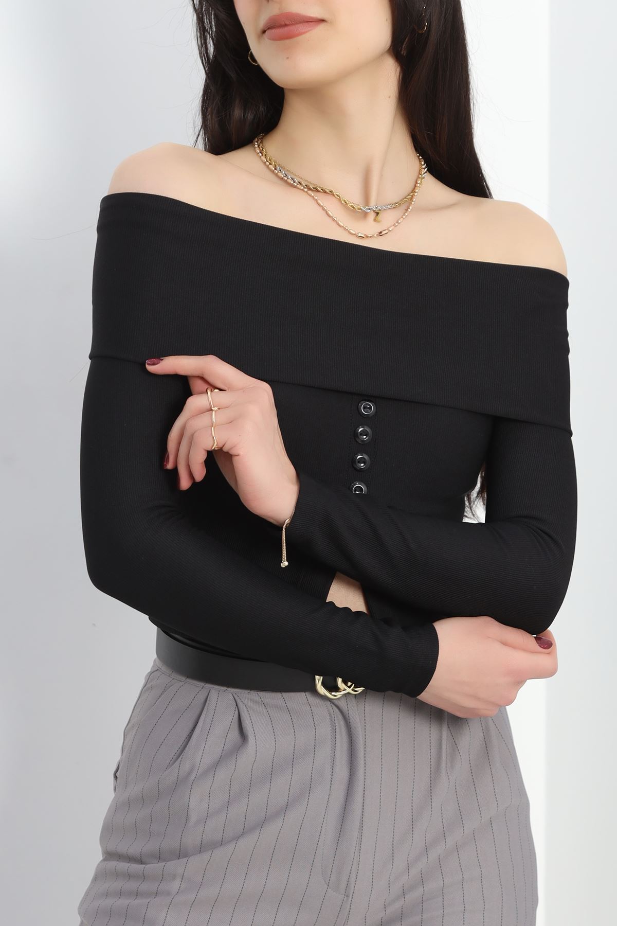 Madonna Yaka Crop Bluz Siyah - 40018.1247.