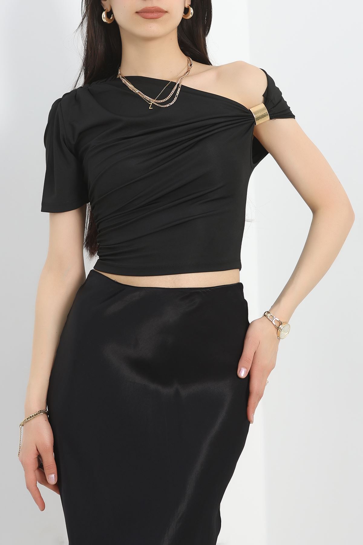 Dalgıç Kumaş Asimetrik Yaka Bluz Siyah - 70014.1892.