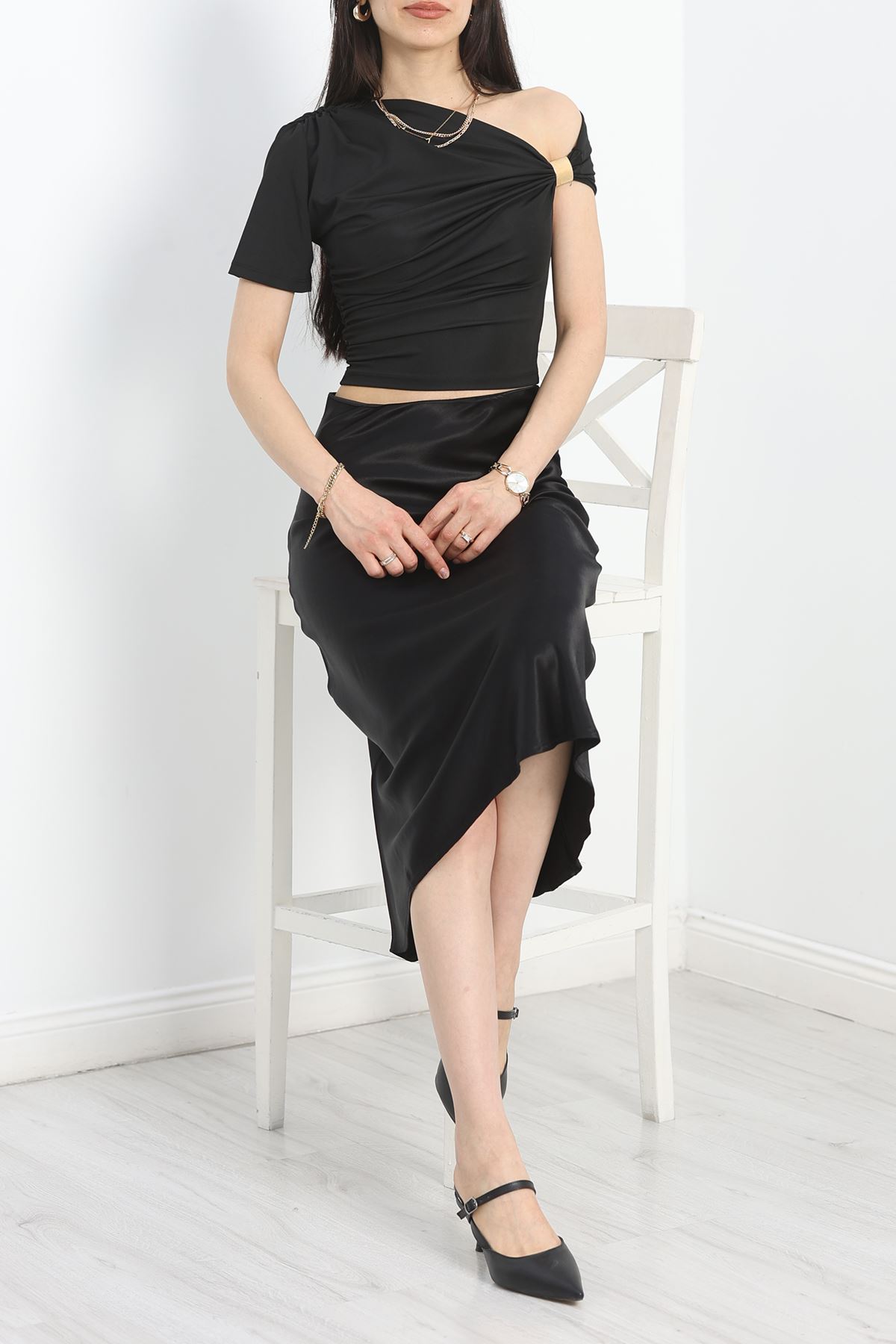 Dalgıç Kumaş Asimetrik Yaka Bluz Siyah - 70014.1892.