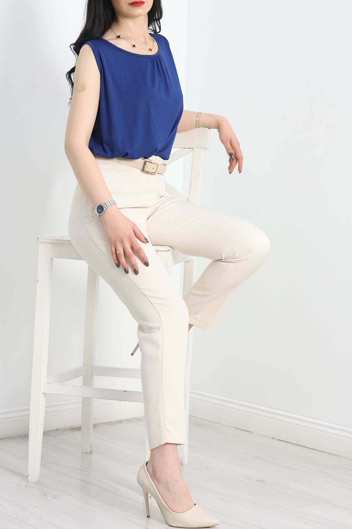 Önü Büzgülü Sıfır Kol Viskon Bluz Saks - 40618.1977.