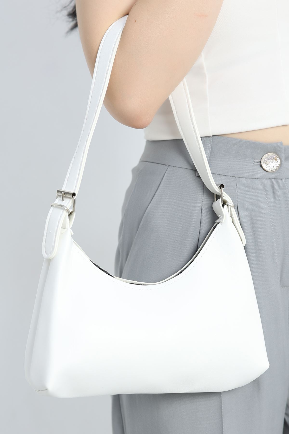 Oval Baget Çanta Beyaz - 50052.1624.