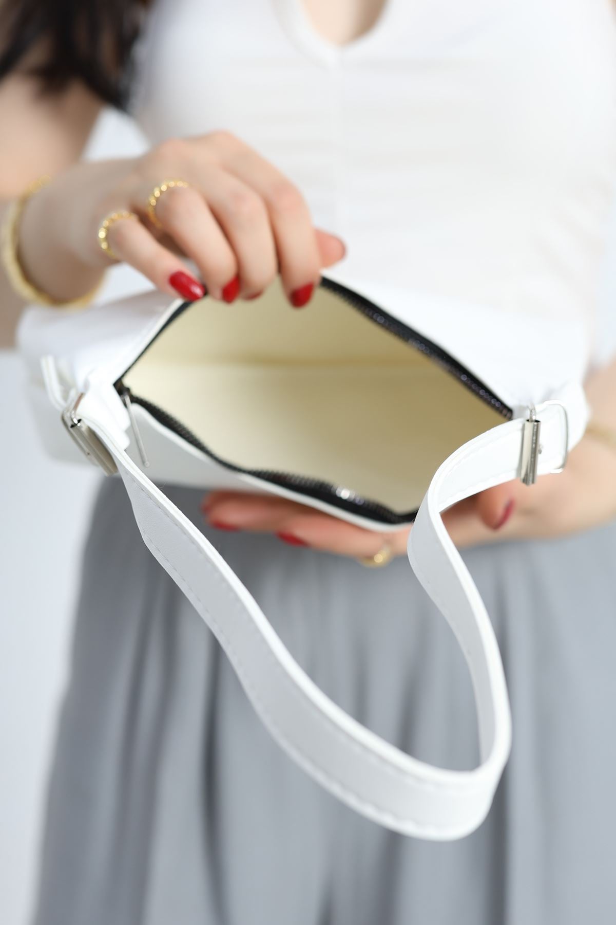 Oval Baget Çanta Beyaz - 50052.1624.