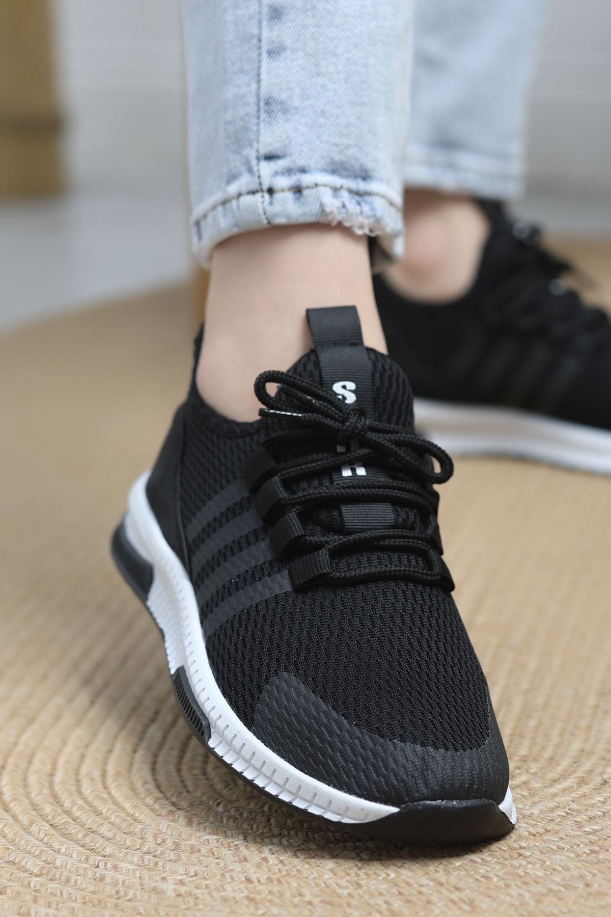 Günlük Spor Ayakkabı Siyahbeyaz - 30672.1597.