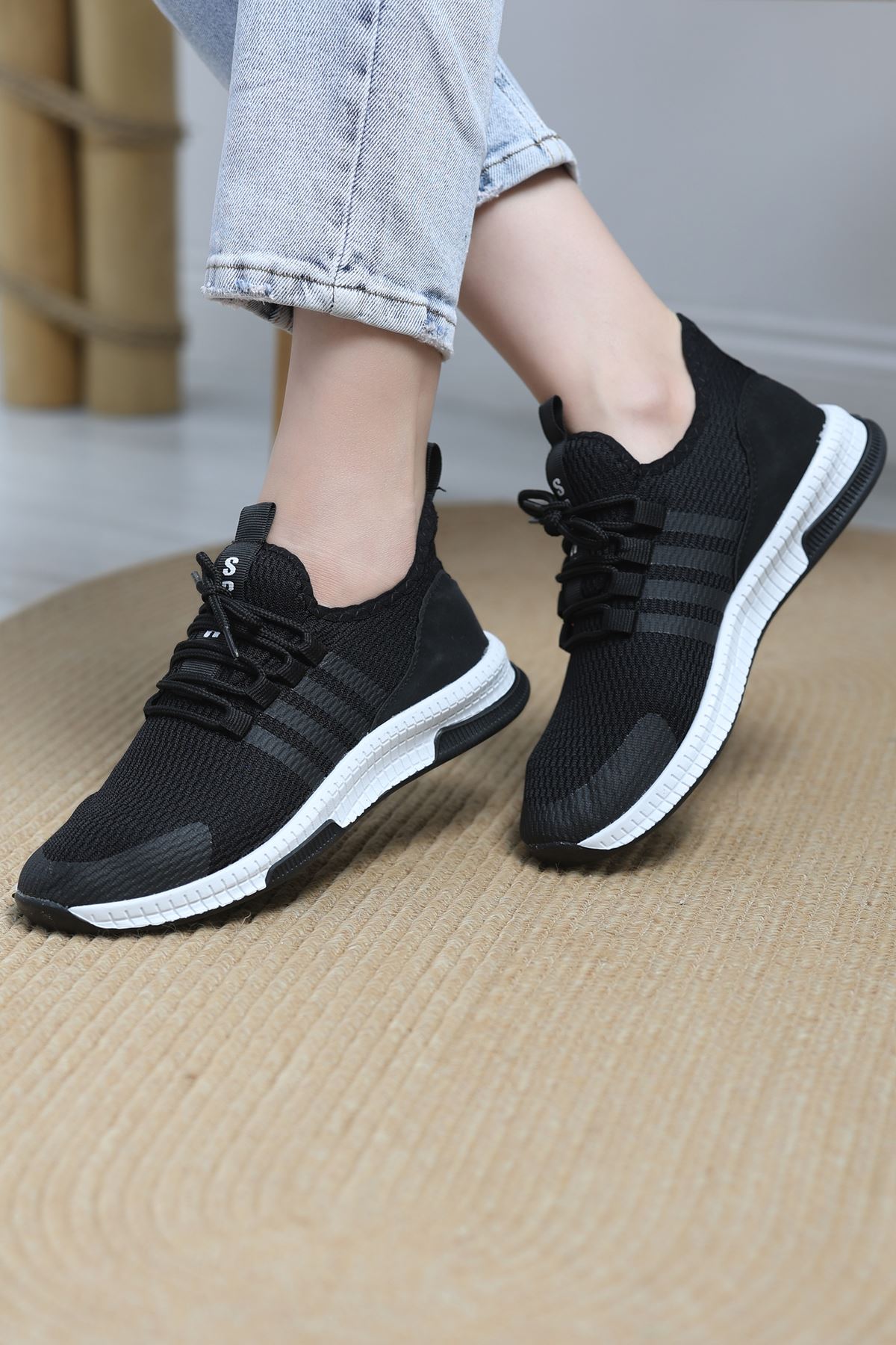 Günlük Spor Ayakkabı Siyahbeyaz - 30672.1597.