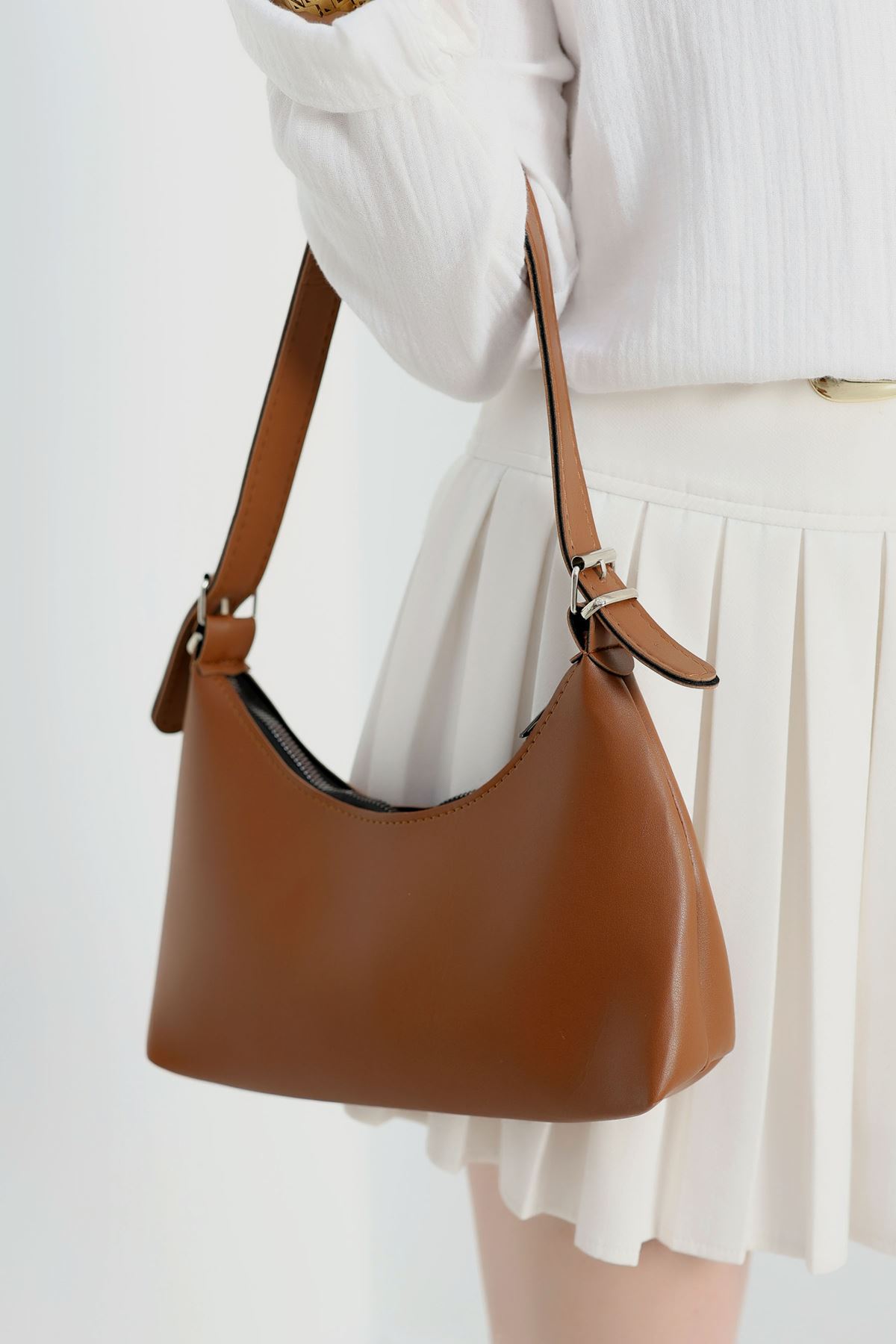 Oval Baget Çanta Kahve - 50052.1624.