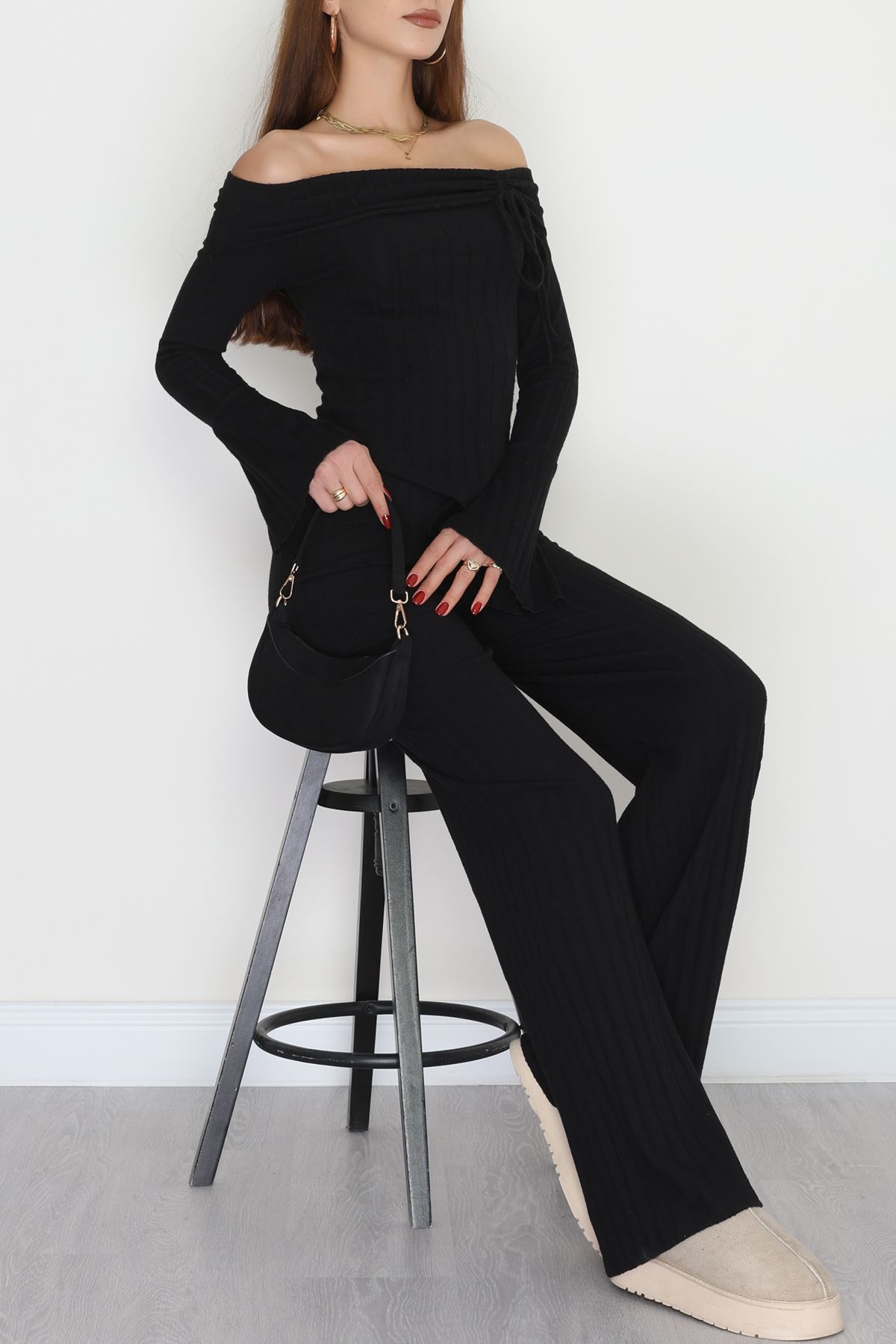 Madonna Yaka Likralı İnterlok Fitilli Takım Siyah - 90967.1748.