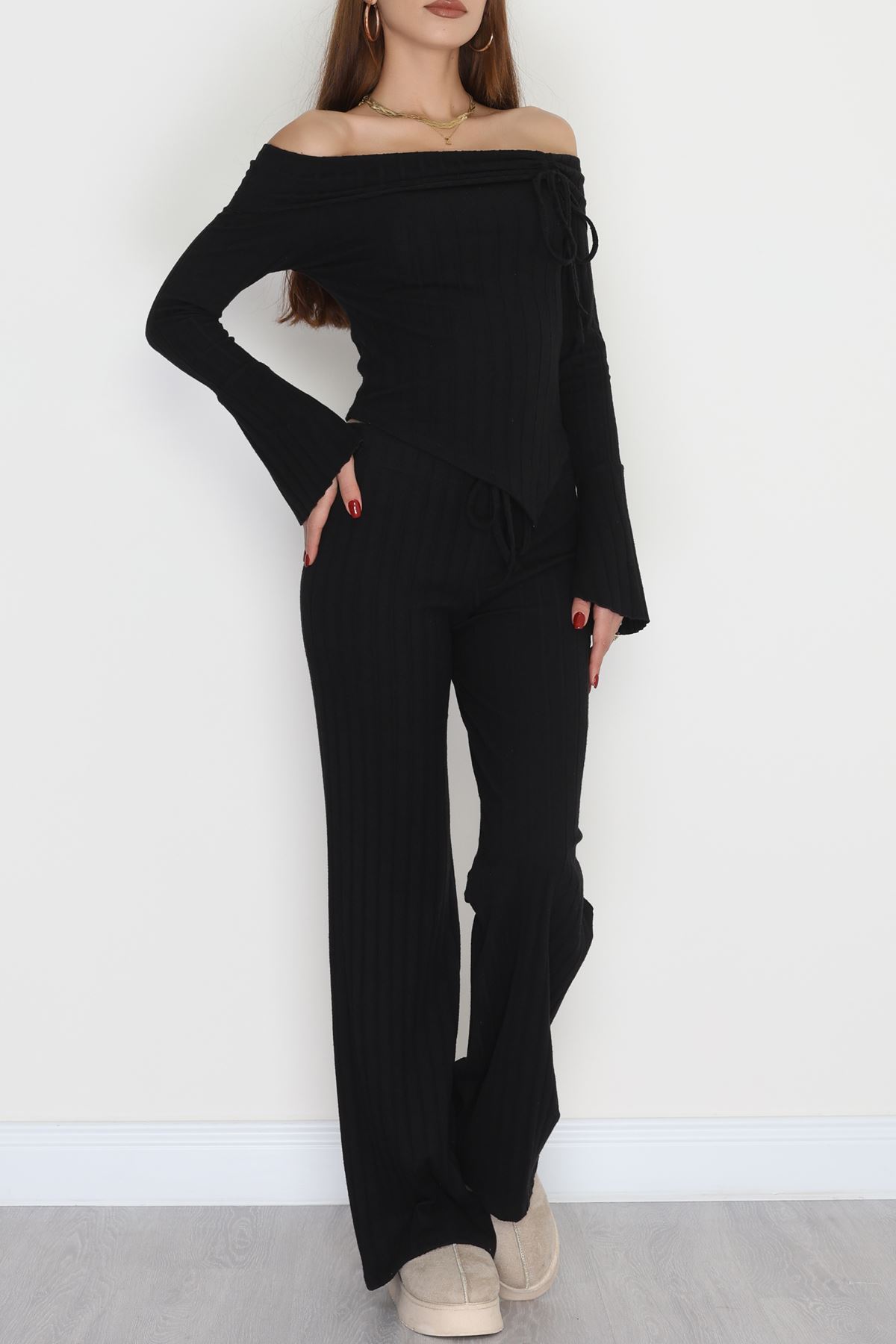 Madonna Yaka Likralı İnterlok Fitilli Takım Siyah - 90967.1748.