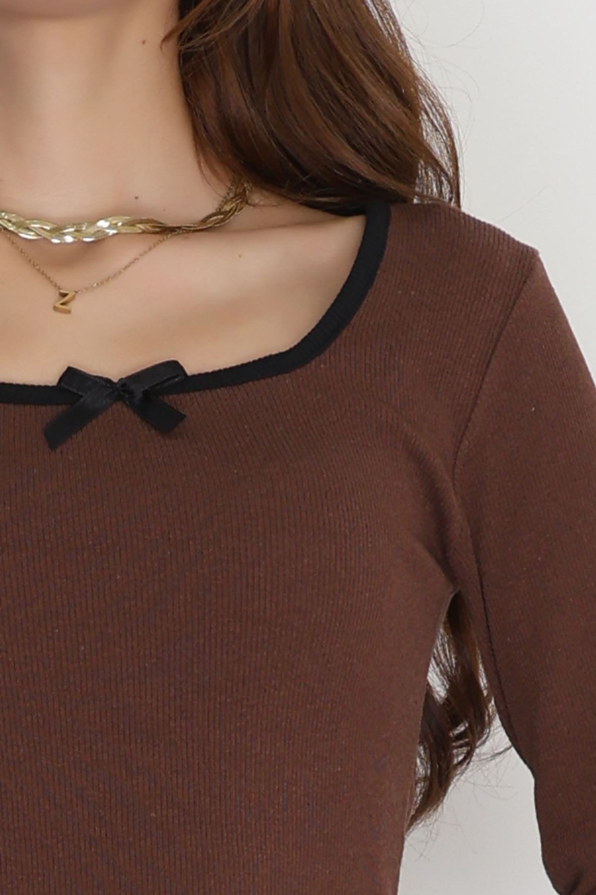 Çerçeve Yaka Fiyonk Detay Kaşkorse Body Kahve - 70786.599.