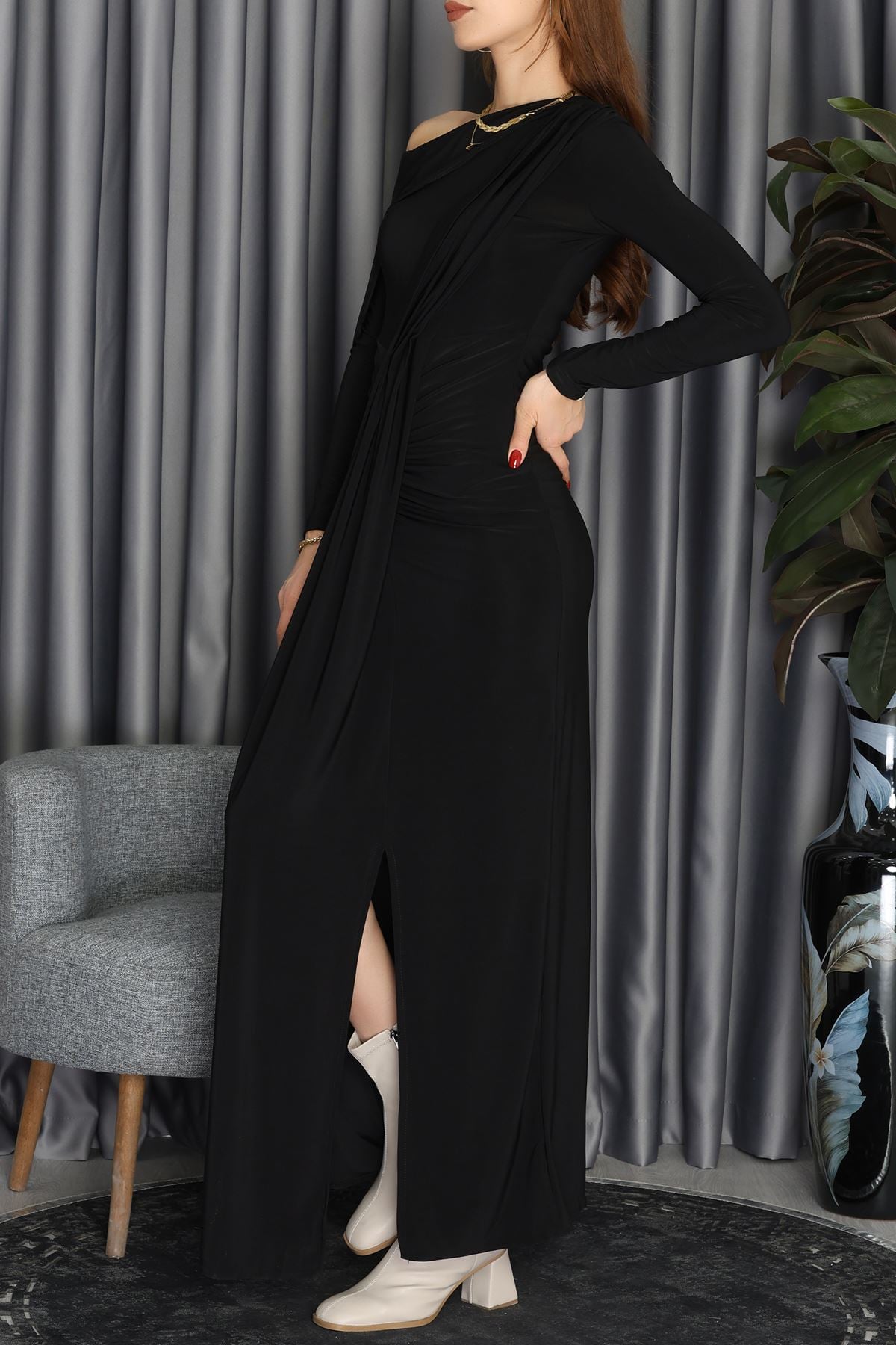 Loch Omuzdan Eteği Pileli Dökümlü Elbise Siyah - 2692.1997.