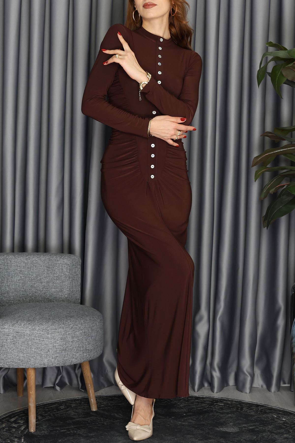 Loch Sedef Süs Düğmeli Yankuplar Büzgülü Elbise Kahve - 2705.1997.