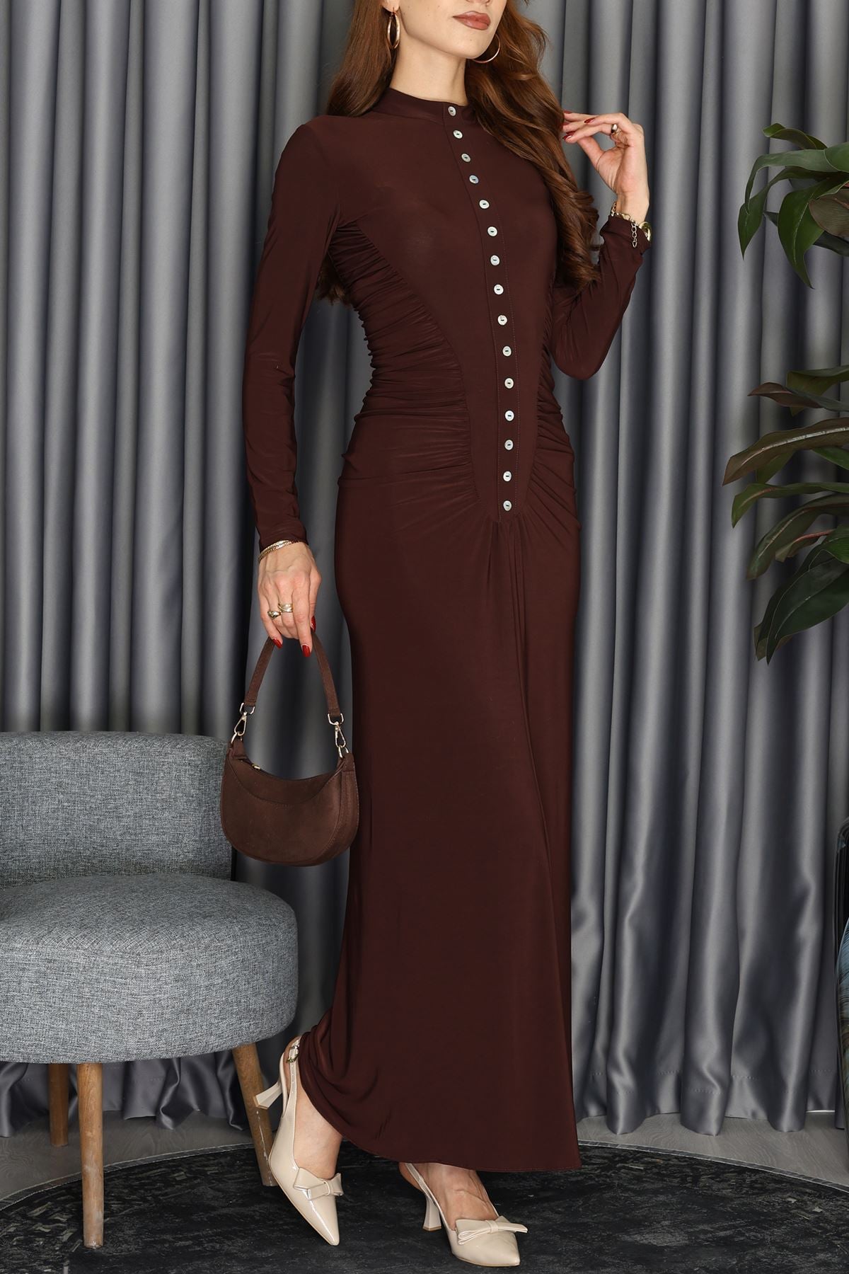 Loch Sedef Süs Düğmeli Yankuplar Büzgülü Elbise Kahve - 2705.1997.