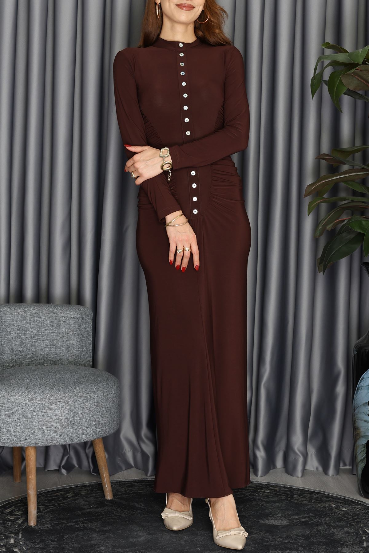 Loch Sedef Süs Düğmeli Yankuplar Büzgülü Elbise Kahve - 2705.1997.