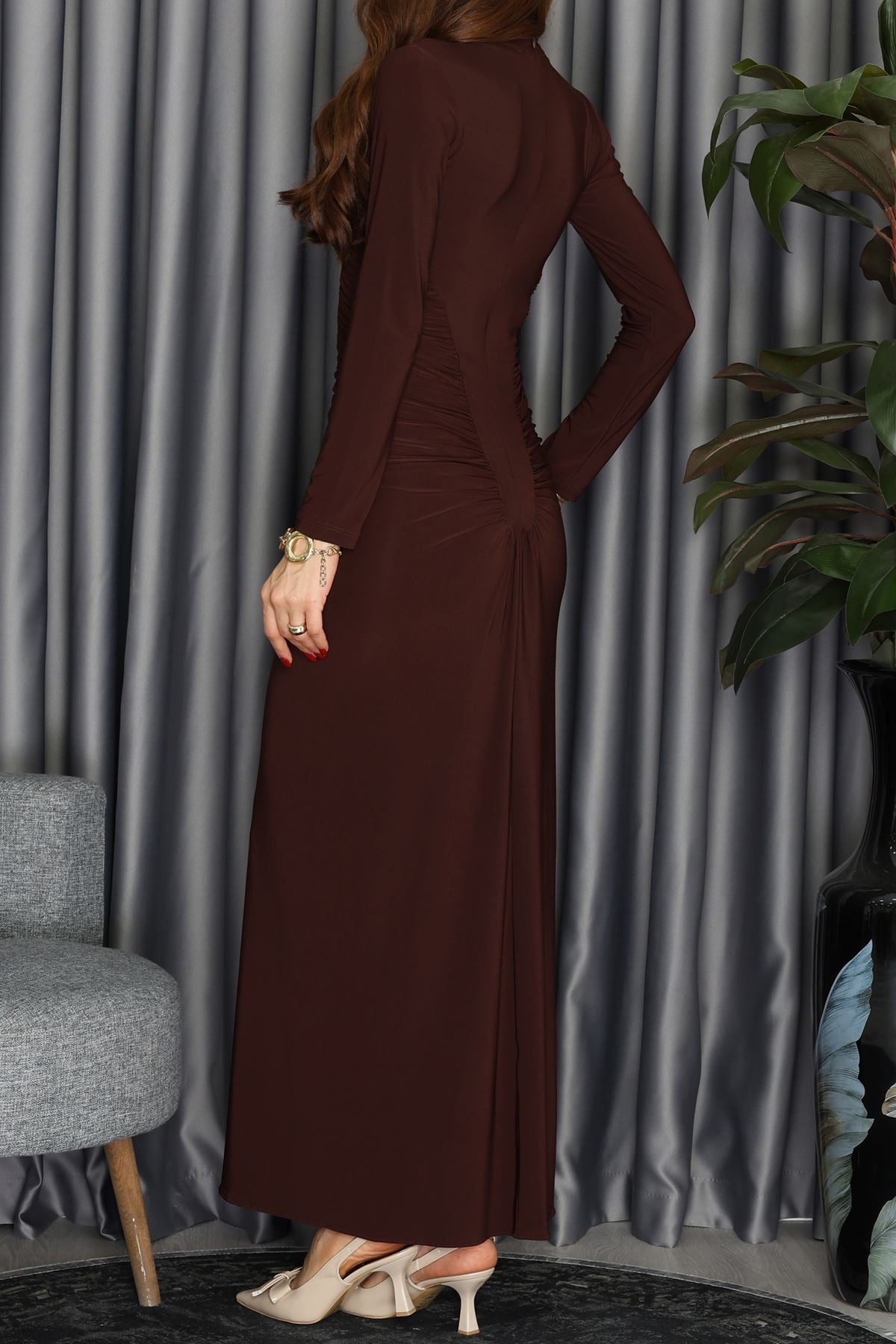 Loch Sedef Süs Düğmeli Yankuplar Büzgülü Elbise Kahve - 2705.1997.