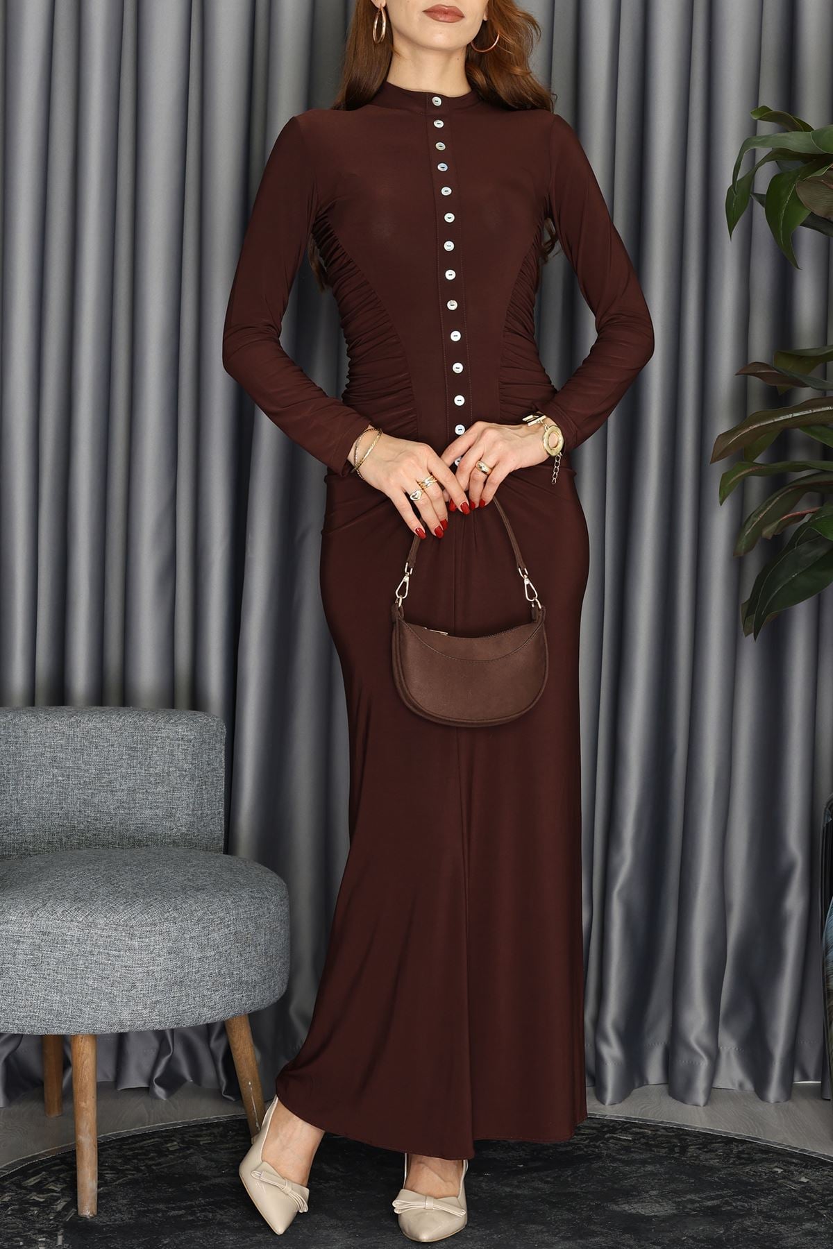 Loch Sedef Süs Düğmeli Yankuplar Büzgülü Elbise Kahve - 2705.1997.