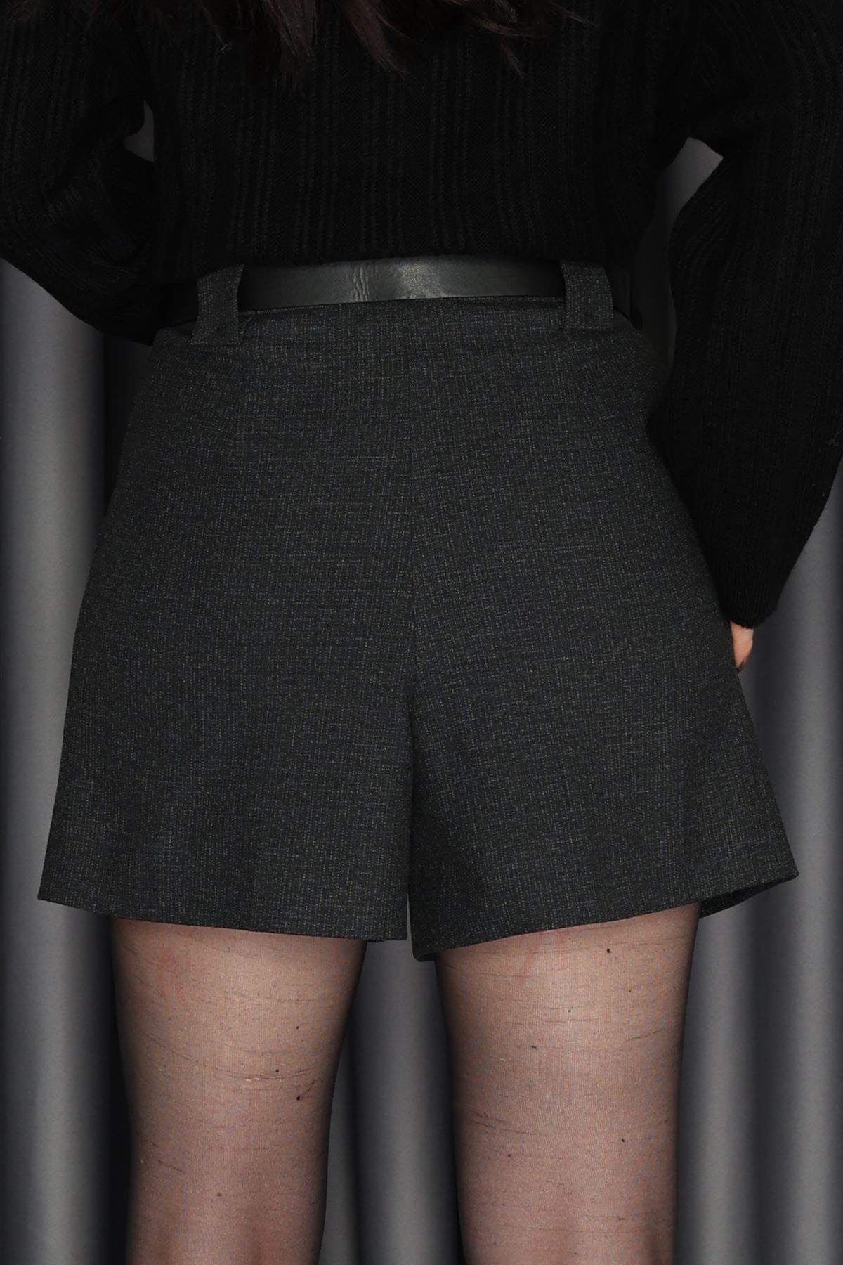 Dilvin Normal Bel Pili Detaylı Şort Antrasit - 72194.2100.