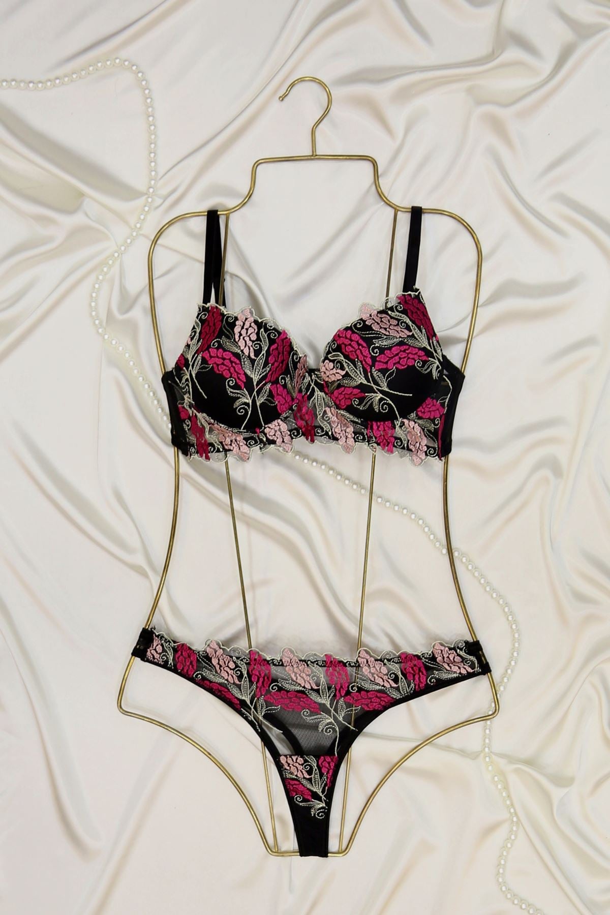 Yaprak Desen Sütyen Takım Dolgulu Siyah - 2559.1783.