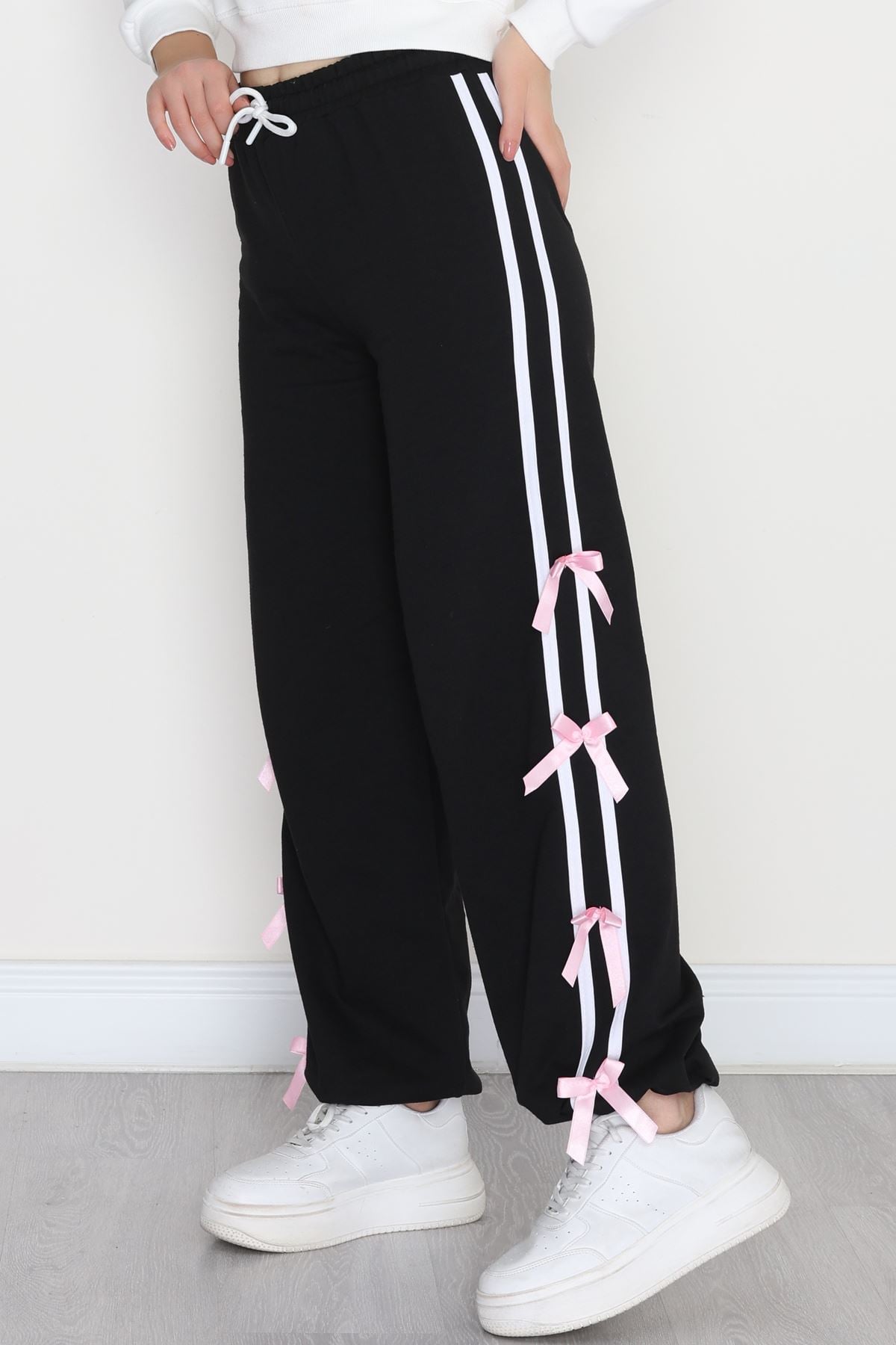 Kurdele Detaylı 2 İplik Eşofman Altı Siyah - 50528.1857.