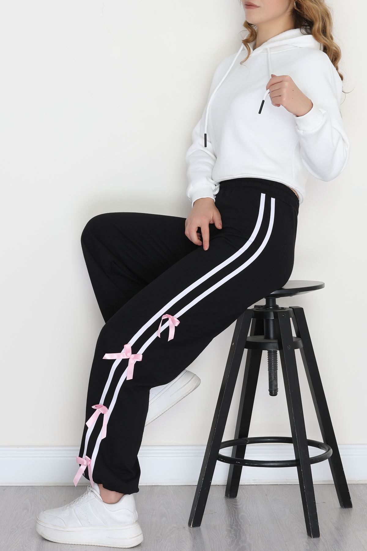 Kurdele Detaylı 2 İplik Eşofman Altı Siyah - 50528.1857.