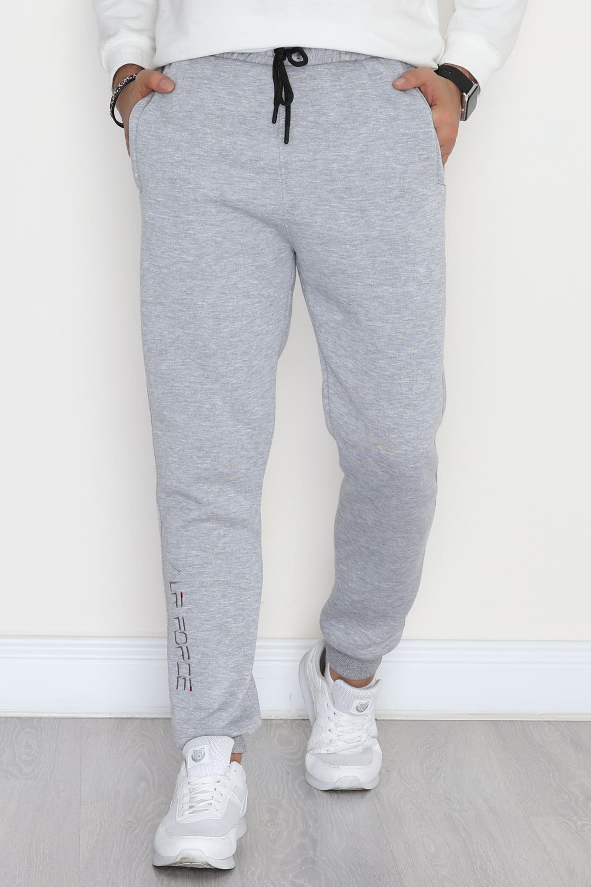 3 İplik Şardonlu Paça Nakışlı Erkek Eşofman Altı Gri - 31615.2066.