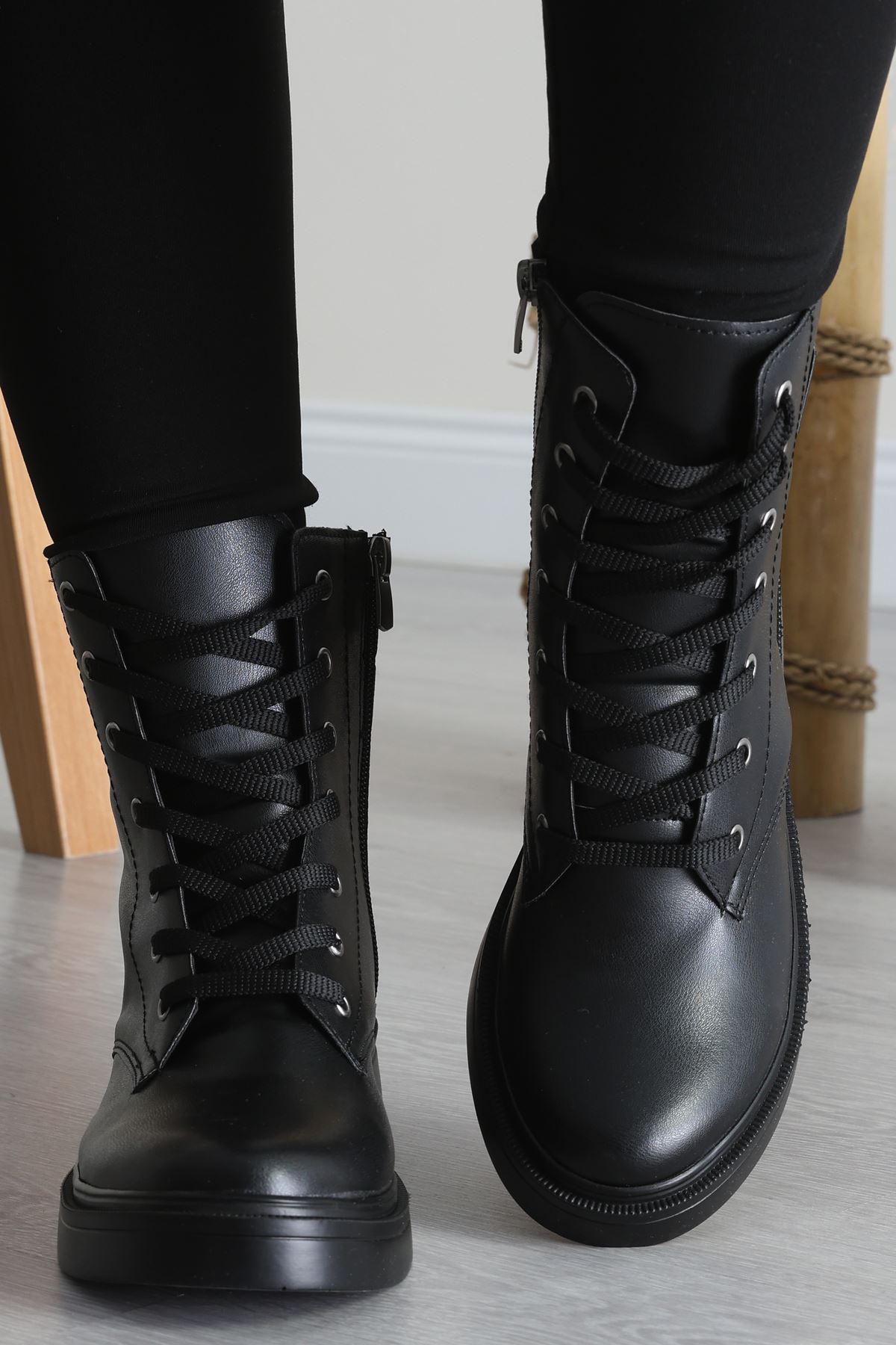 Postal Bot Siyah - 42560.264.