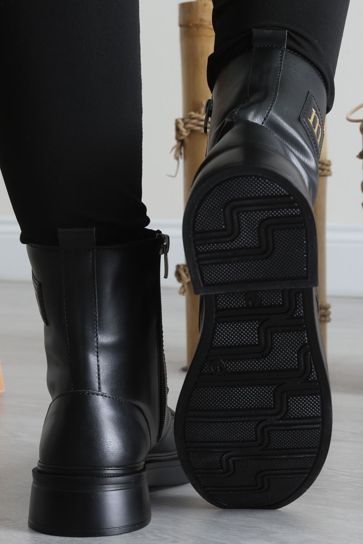 Postal Bot Siyah - 42560.264.