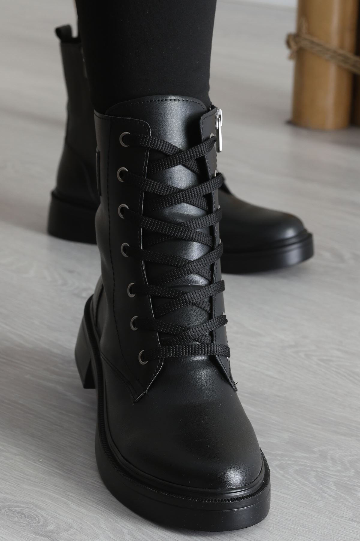 Postal Bot Siyah - 42560.264.