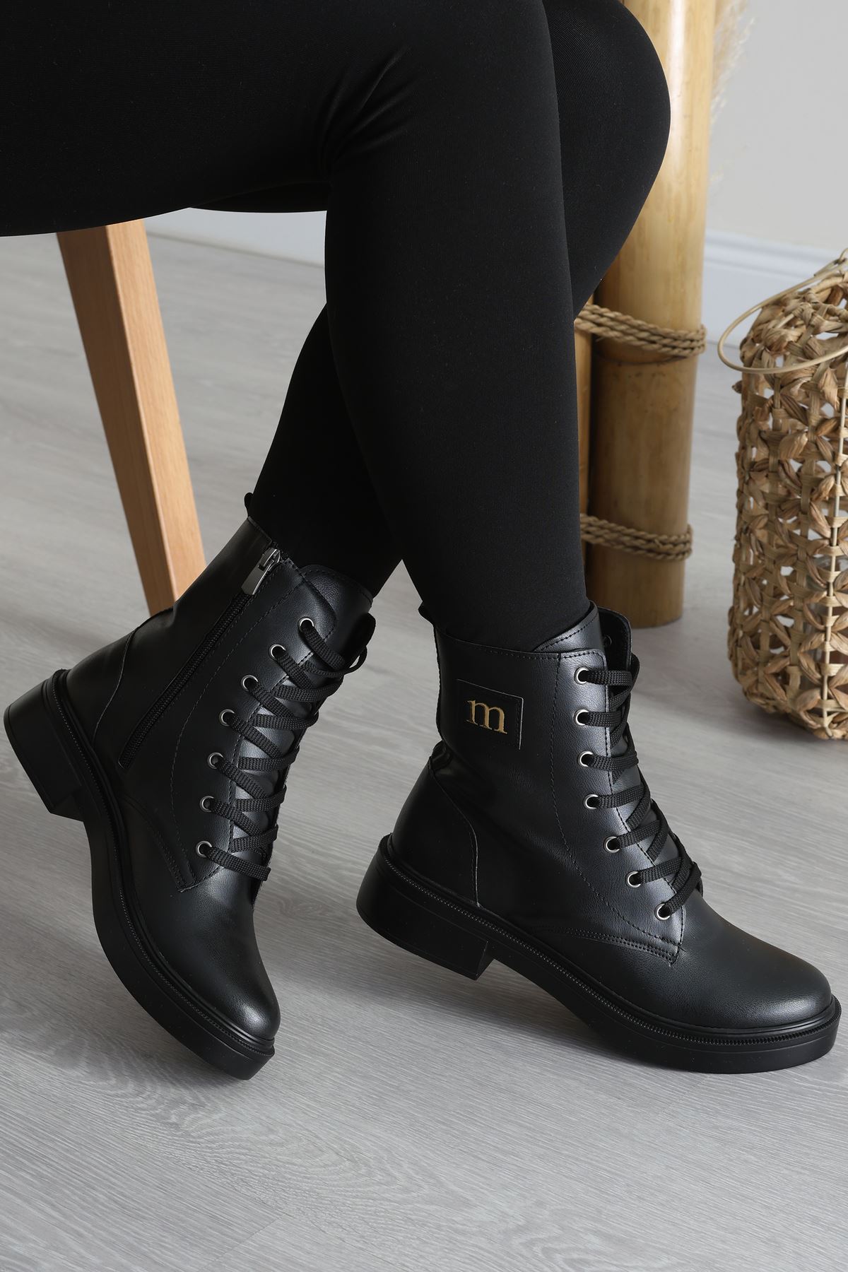 Postal Bot Siyah - 42560.264.