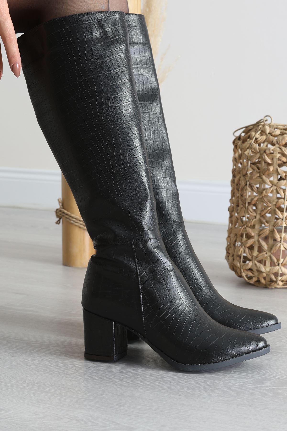 6 Cm Topuklu Uzun Çizme Krokosiyah - 42646.264.