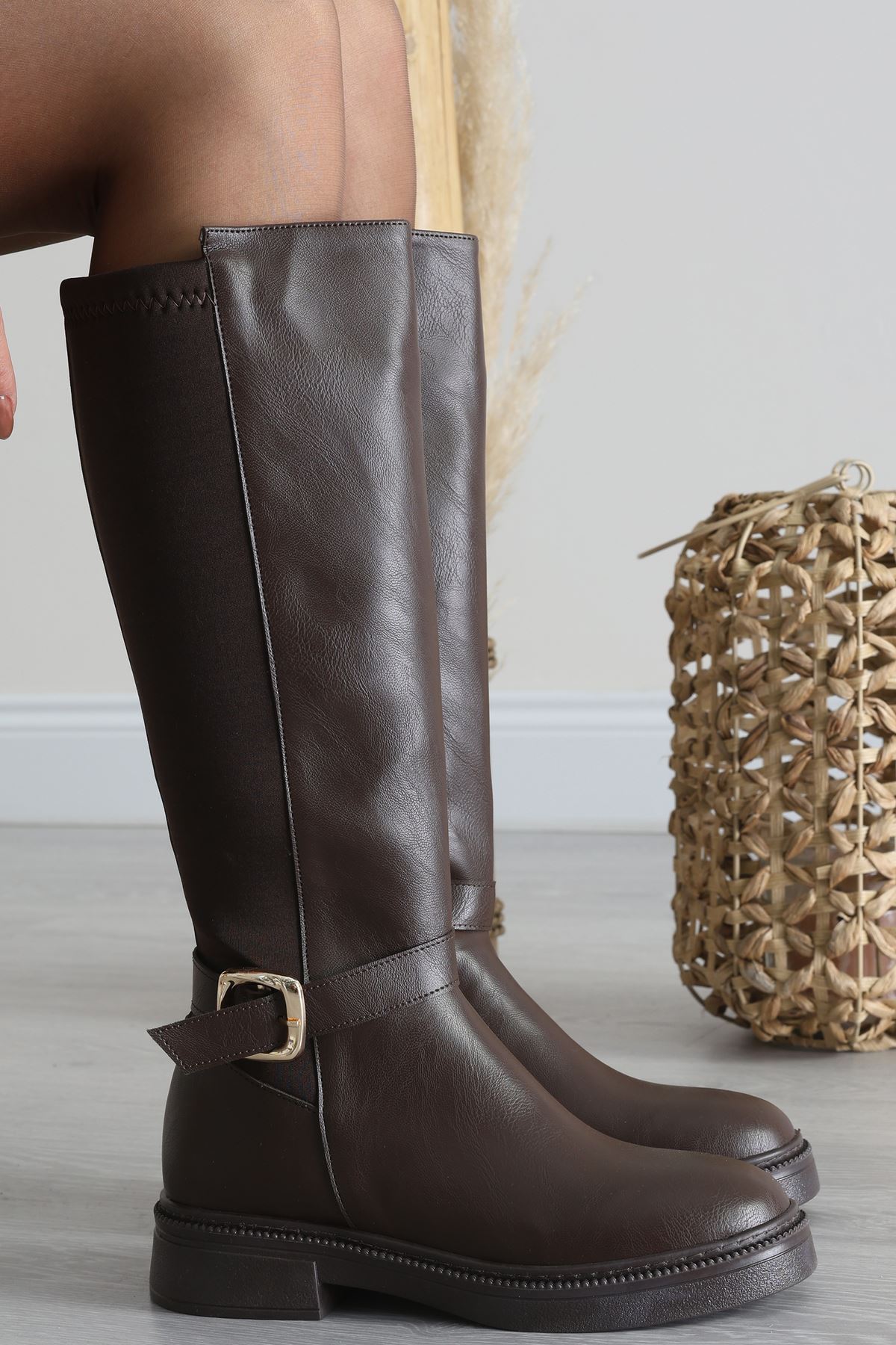 Lastik Toka Detaylı Çizme Acıkahvederi - 62649.264.