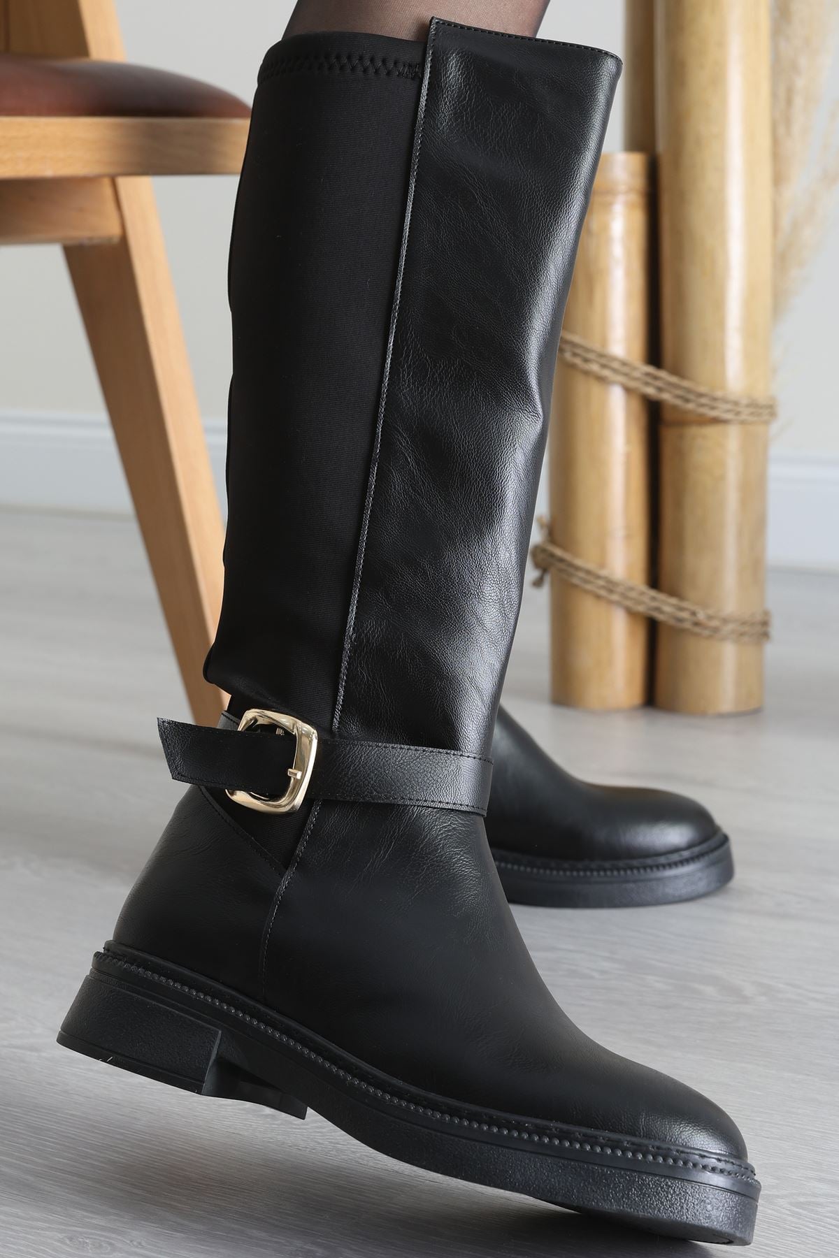 Lastik Toka Detaylı Çizme Siyahderi - 62649.264.