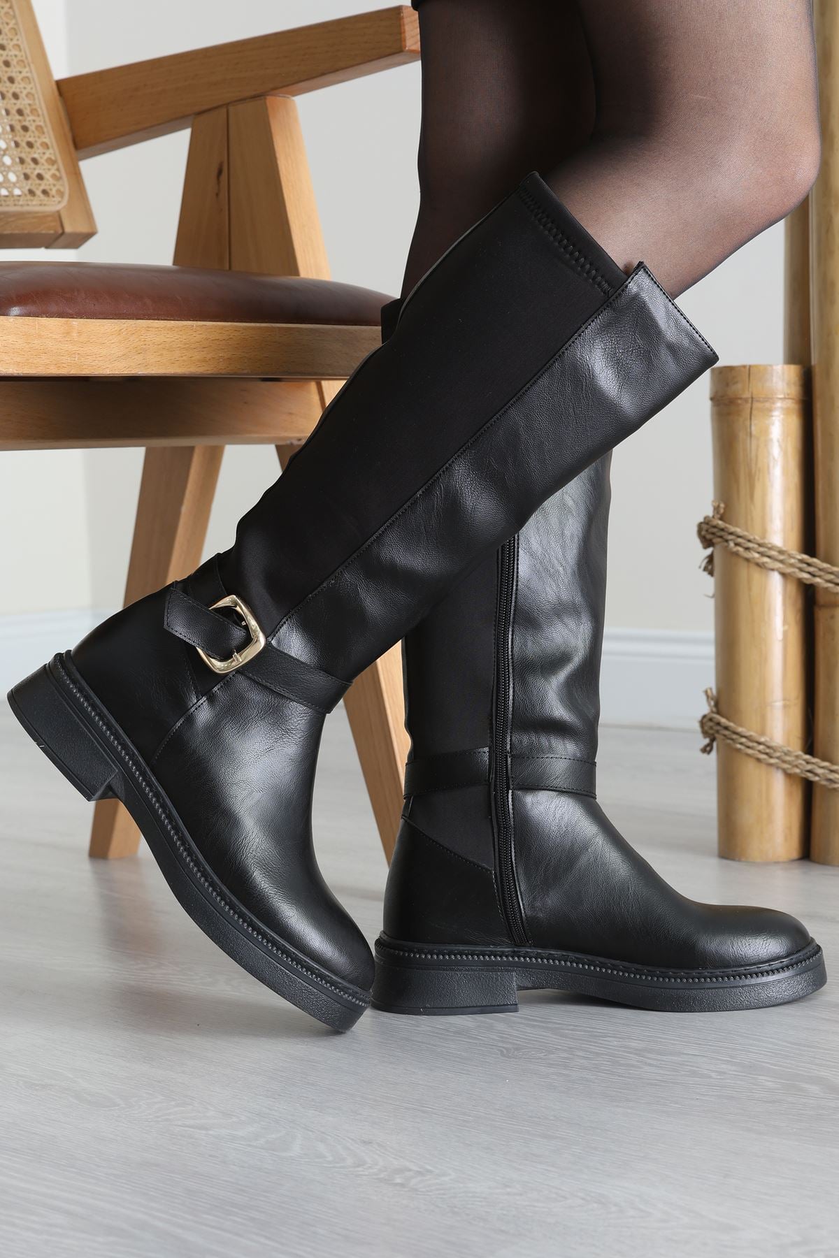 Lastik Toka Detaylı Çizme Siyahderi - 62649.264.
