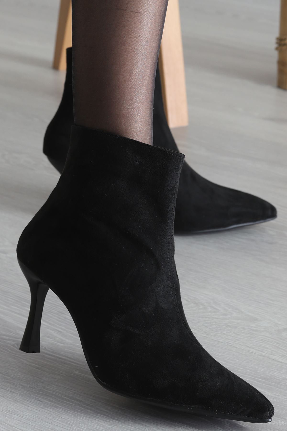 8 Cm Topuklu Bot Süetsiyah - 42658.264.