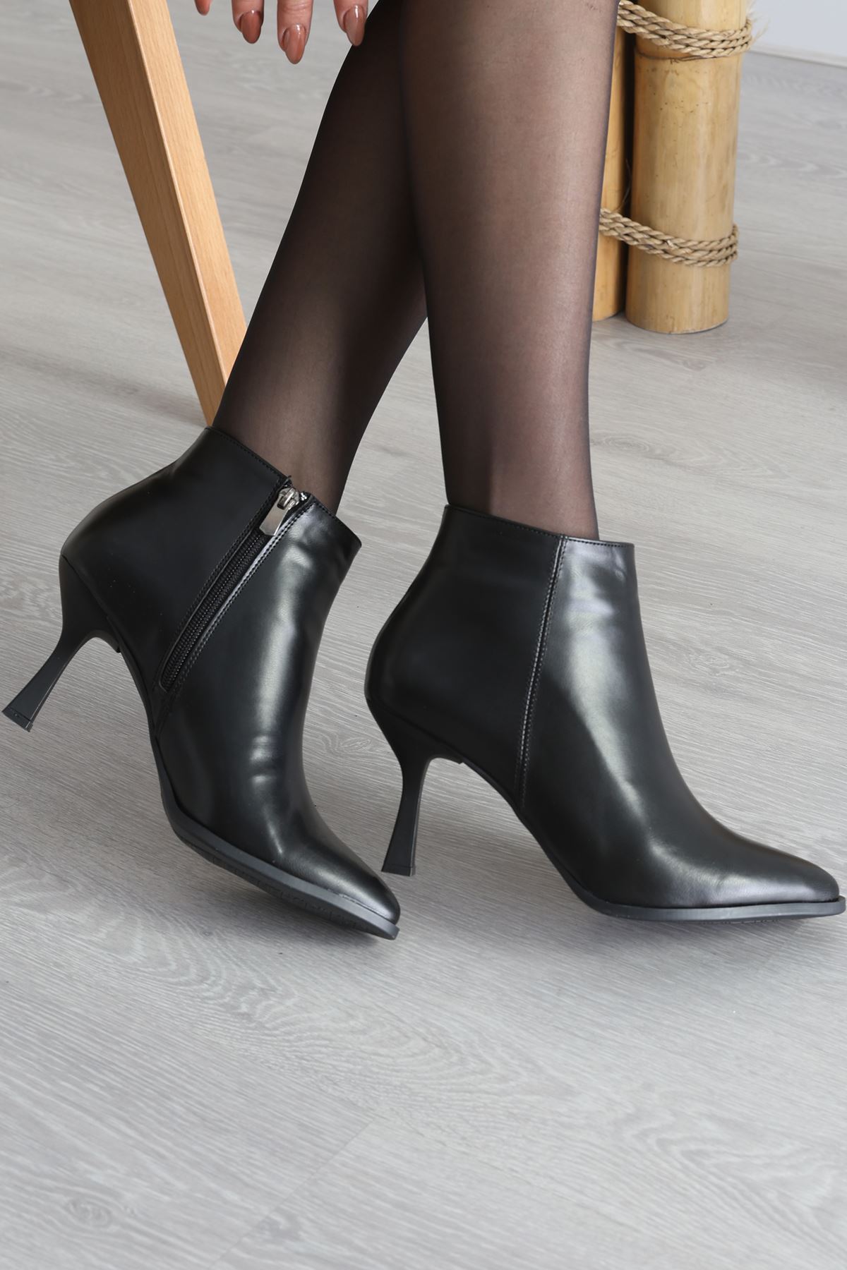 8 Cm Topuklu Bot Siyahderi - 42661.264.