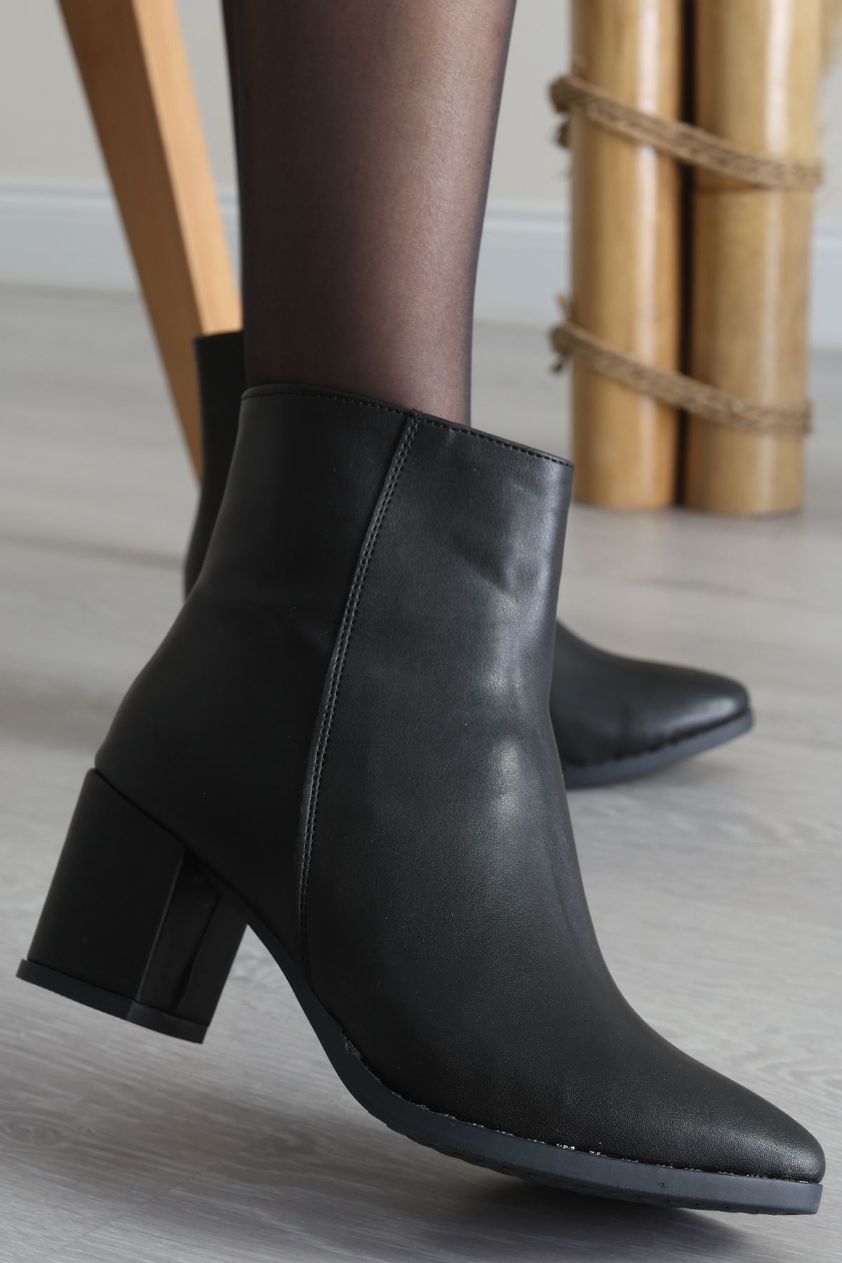 6 Cm Topuklu Bot Siyahderi - 42668.264.