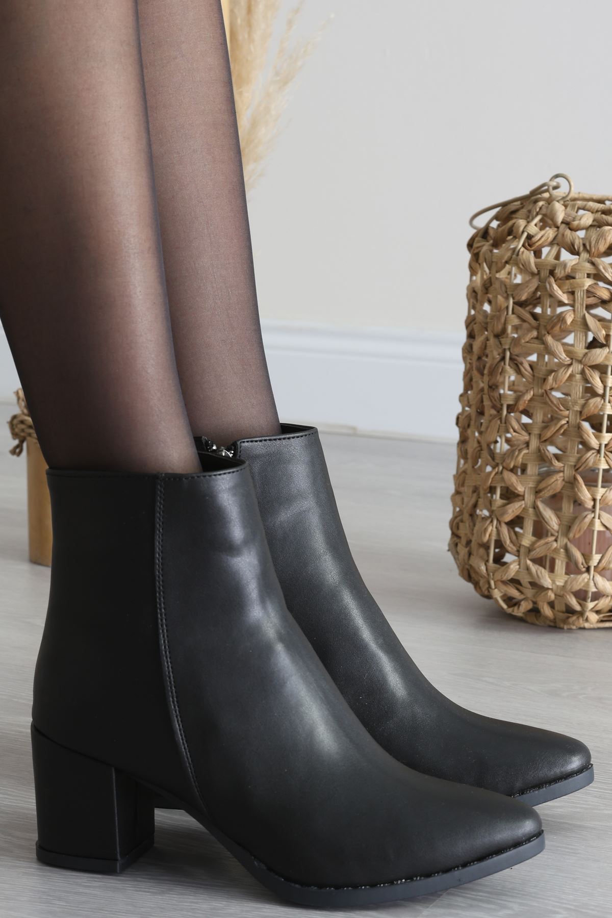 6 Cm Topuklu Bot Siyahderi - 42668.264.