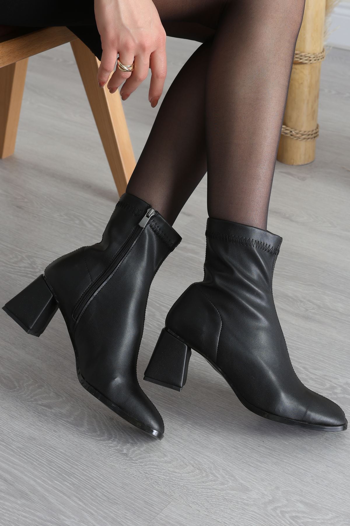 6 Cm Topuklu Bot Siyahderi - 42670.264.