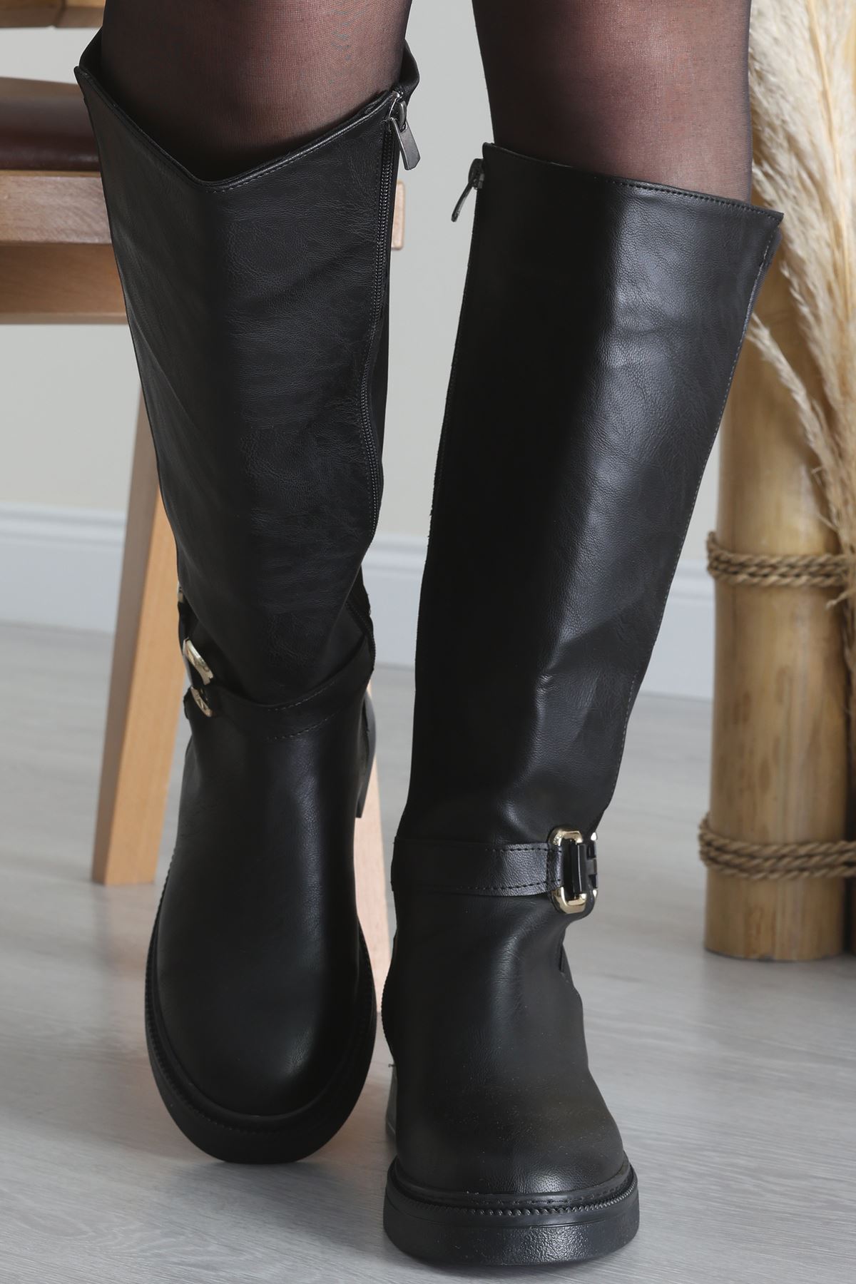 Lastikli Toka Detaylı Çizme Siyahderi - 42648.264.