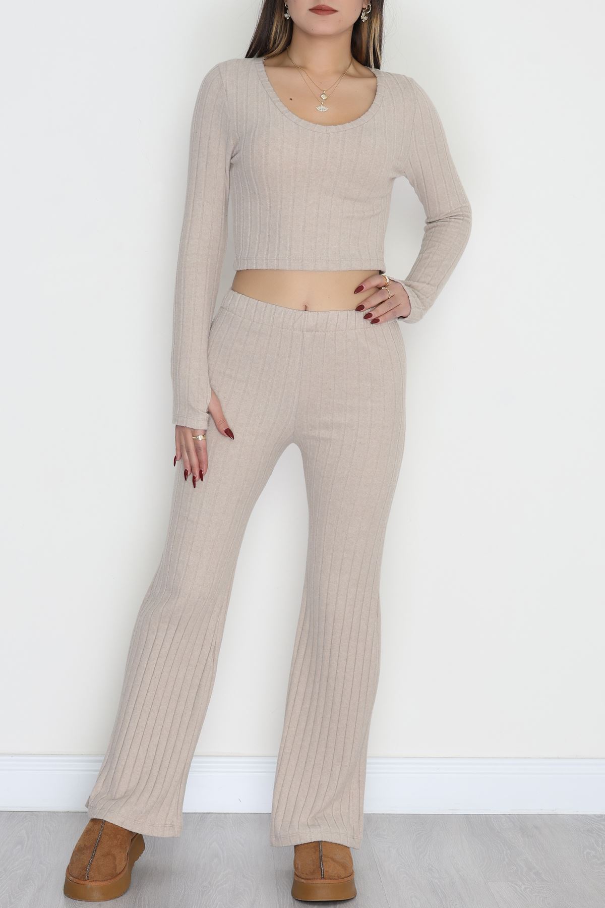 Parmak Geçmeli V Yaka İspanyol Pantolon Crop Takım Bej - 90960.1748.