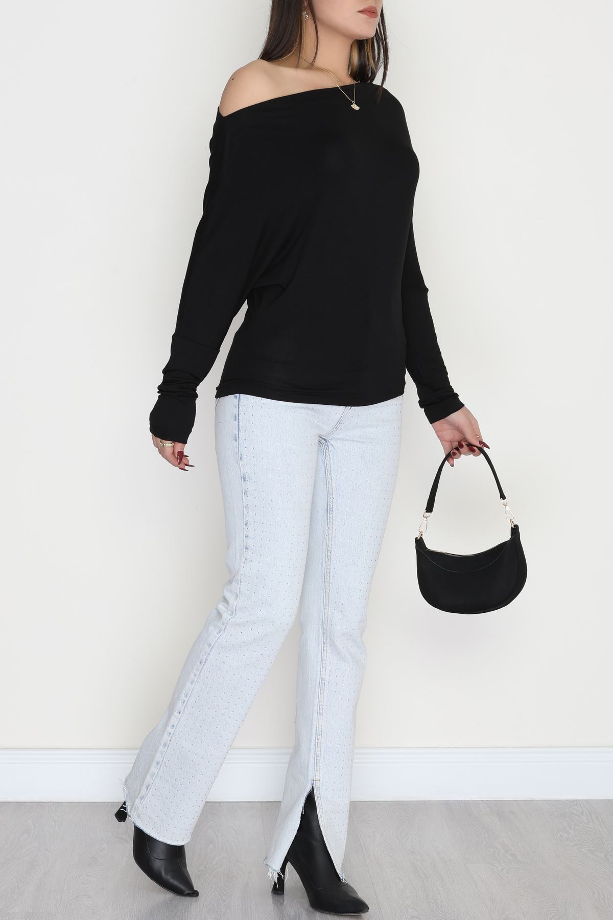 Omuz Düşümlü Asimetrik Bluz Siyah - 22153.200.