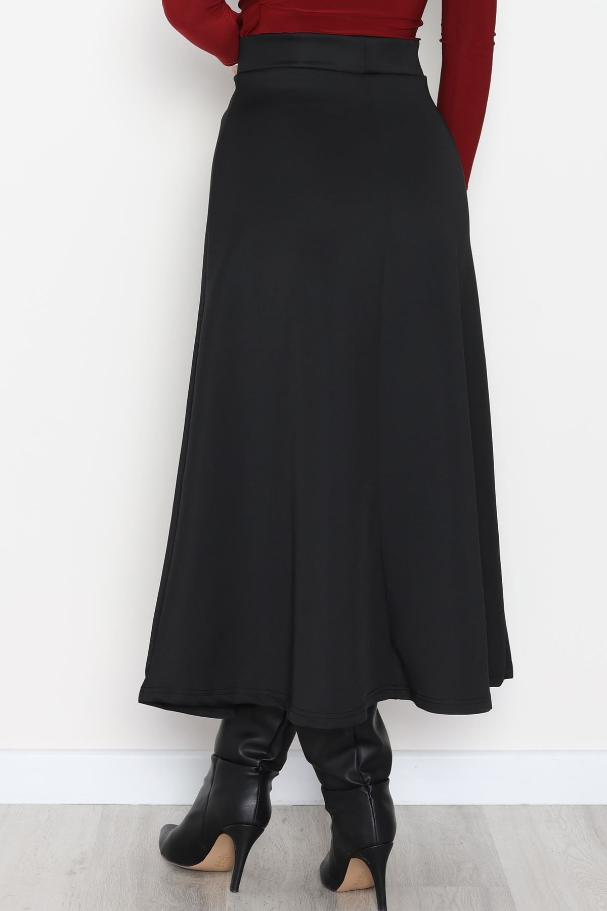 Puf Scuba Kumaş Uzun Etek Siyah - 51104.1355.