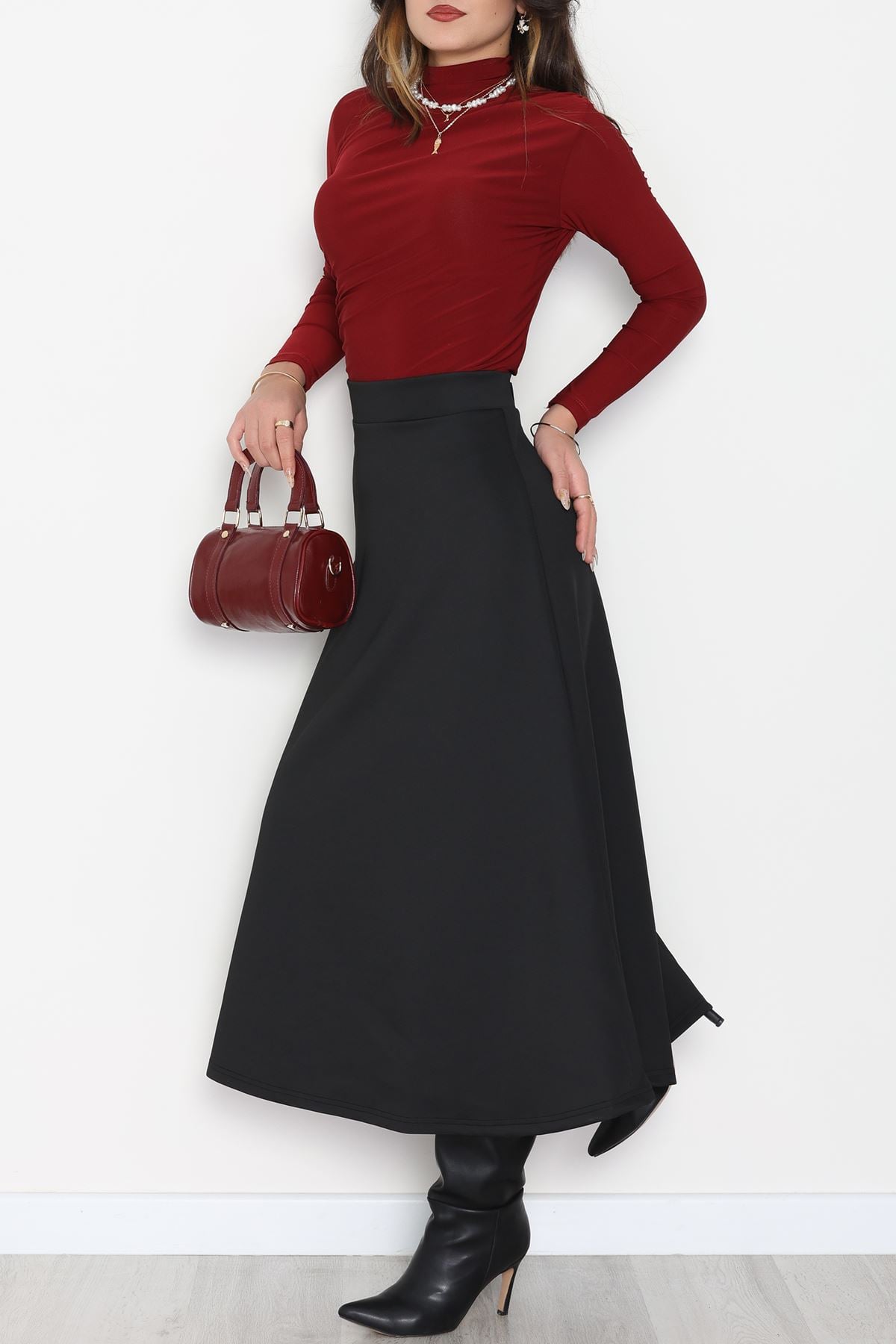 Puf Scuba Kumaş Uzun Etek Siyah - 51104.1355.