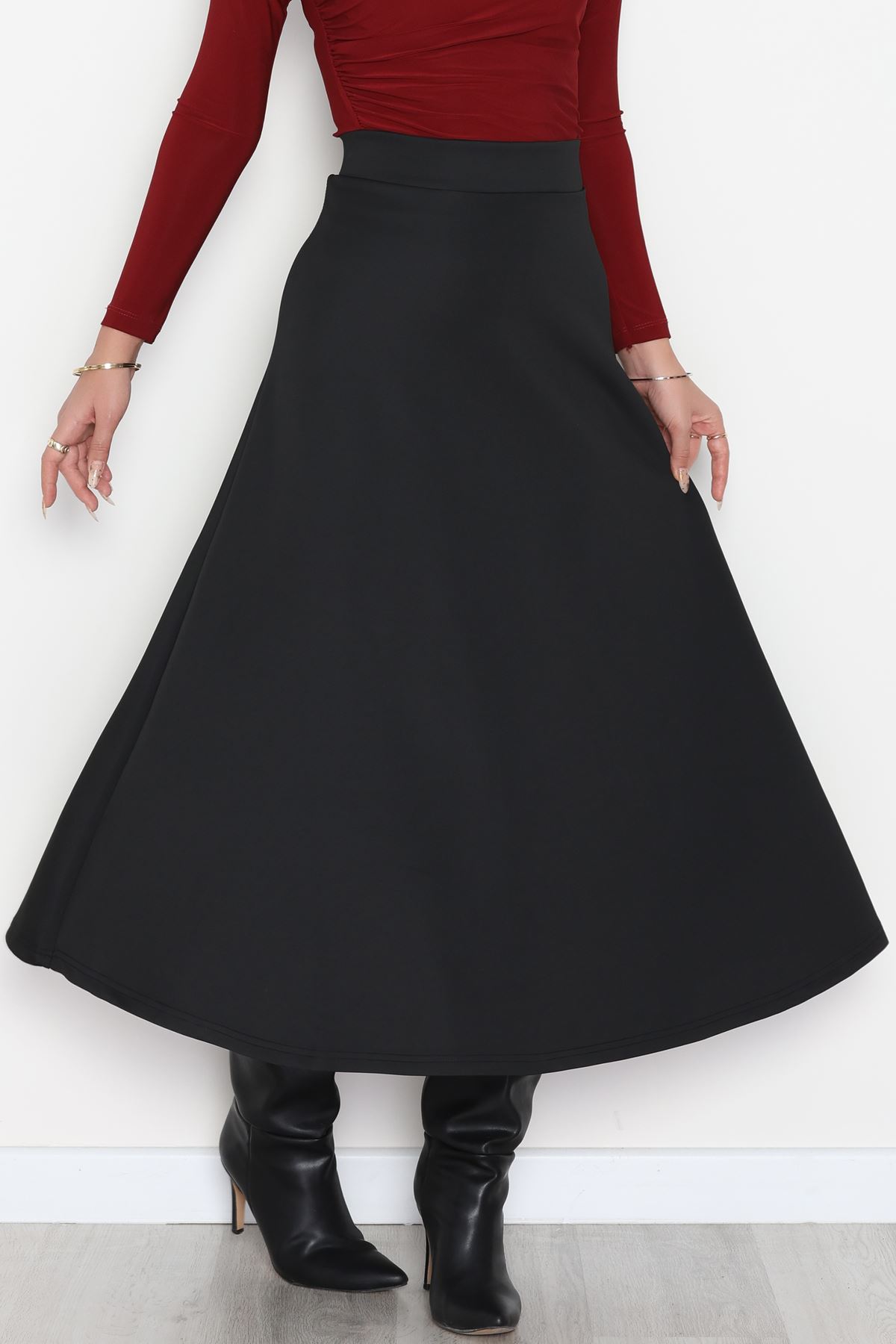 Puf Scuba Kumaş Uzun Etek Siyah - 51104.1355.