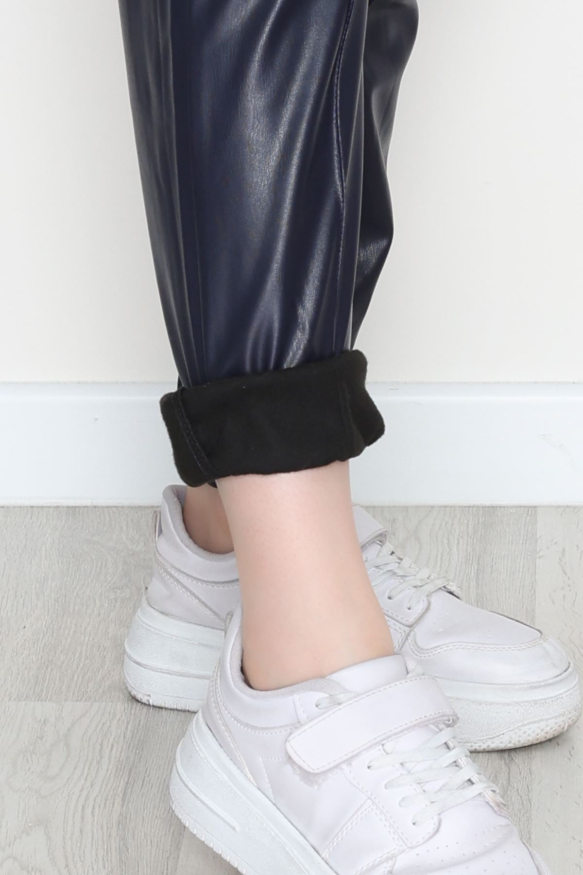 Önü Çımalı Jogger Pantolon Lacivert - 51210.1779.