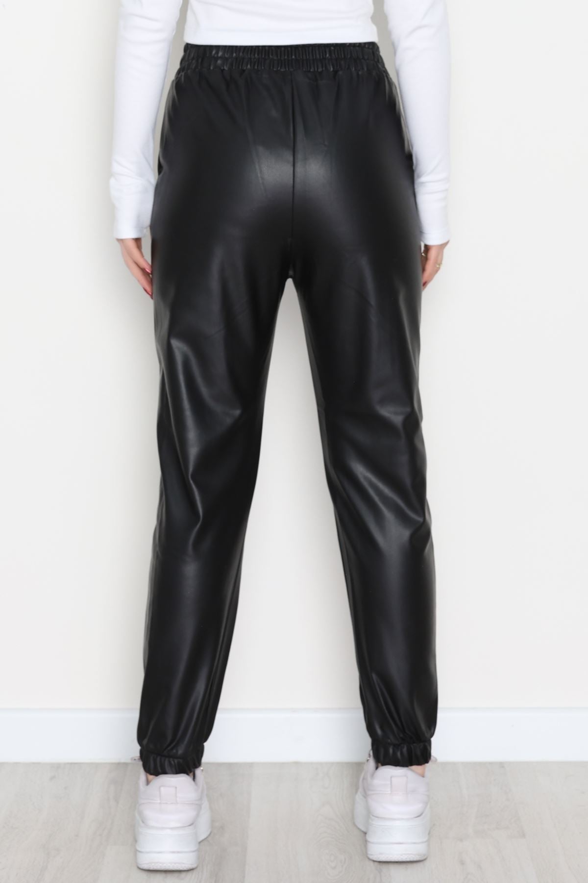 Önü Çımalı Jogger Pantolon Siyah - 51210.1779.