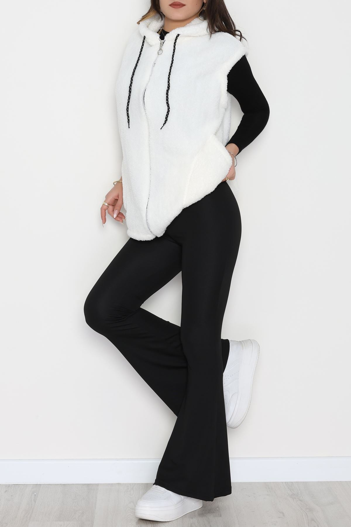 Fermuarlı Kapşonlu Peluş Yelek Beyaz - 51059.701.