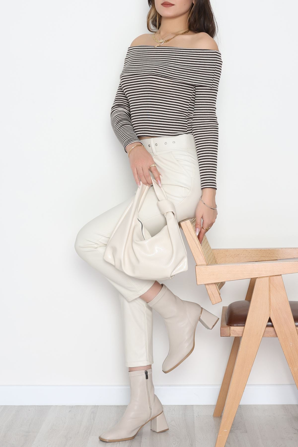 Madonna Yaka Likralı Kaşkorse Bluz Kahvebeyaz - 42765.1567.