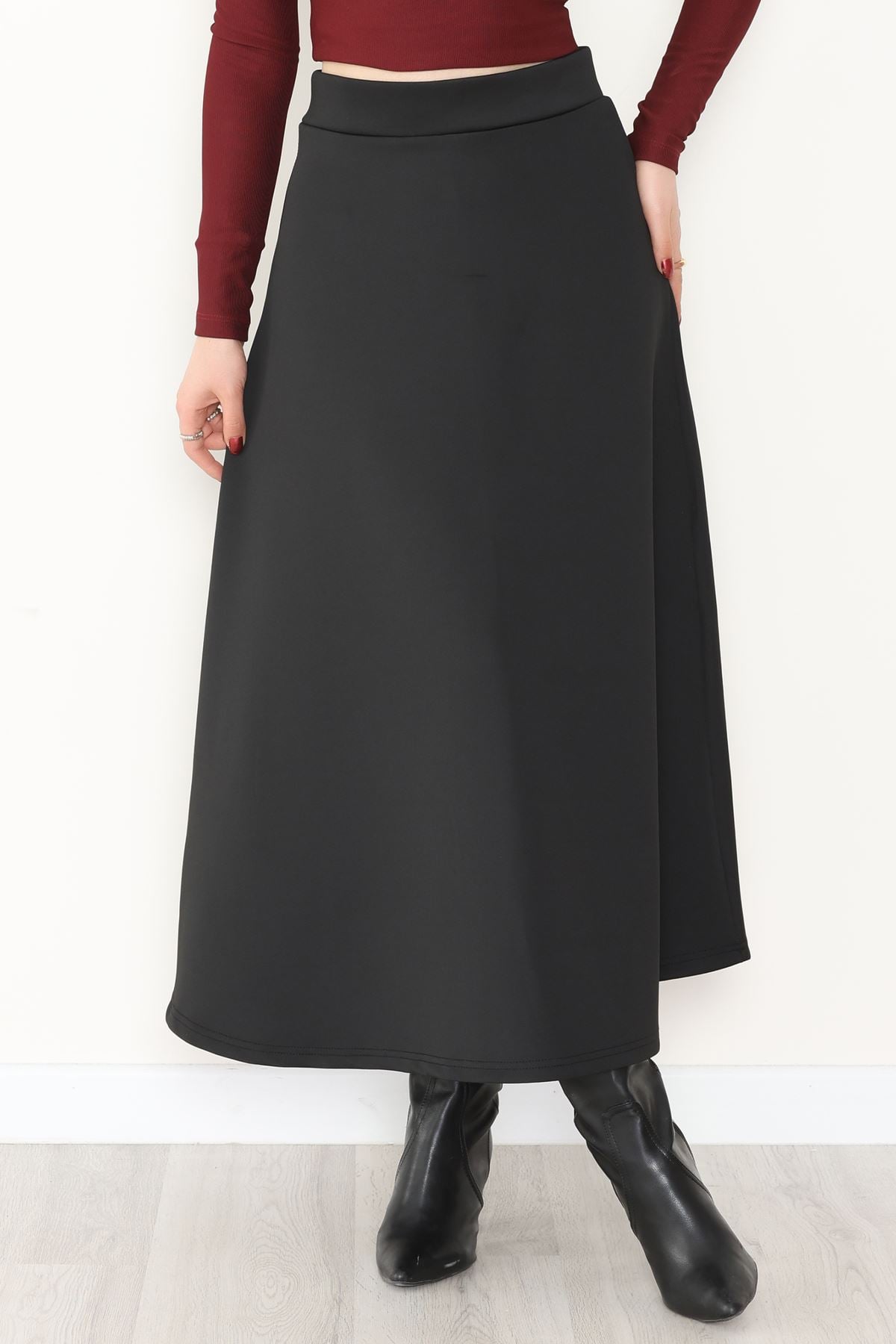 Puf Scuba Kumaş Uzun Etek Siyah - 51104.1355.