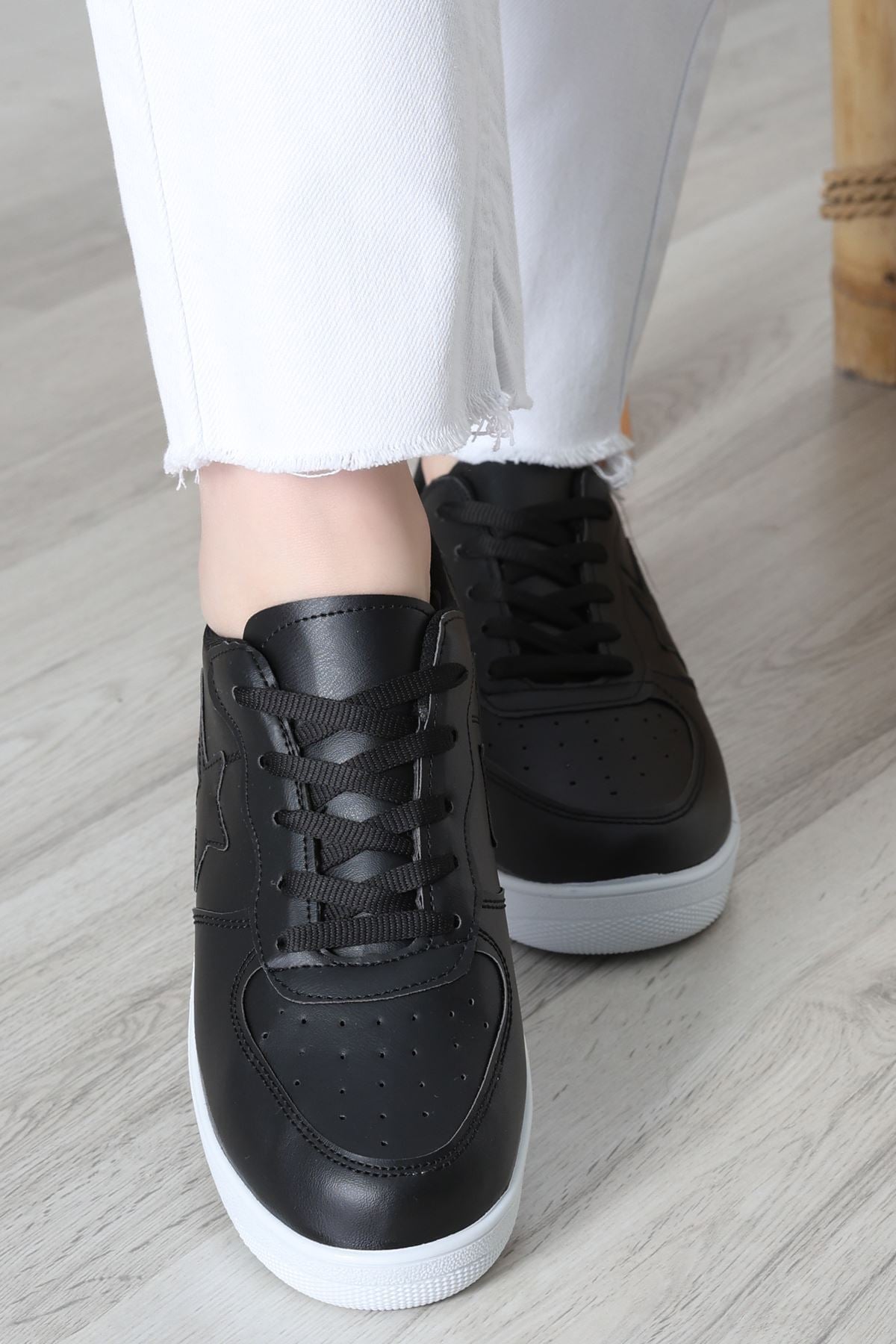 Günlük Ayakkabı Siyahbeyaz1 - 12149.264.